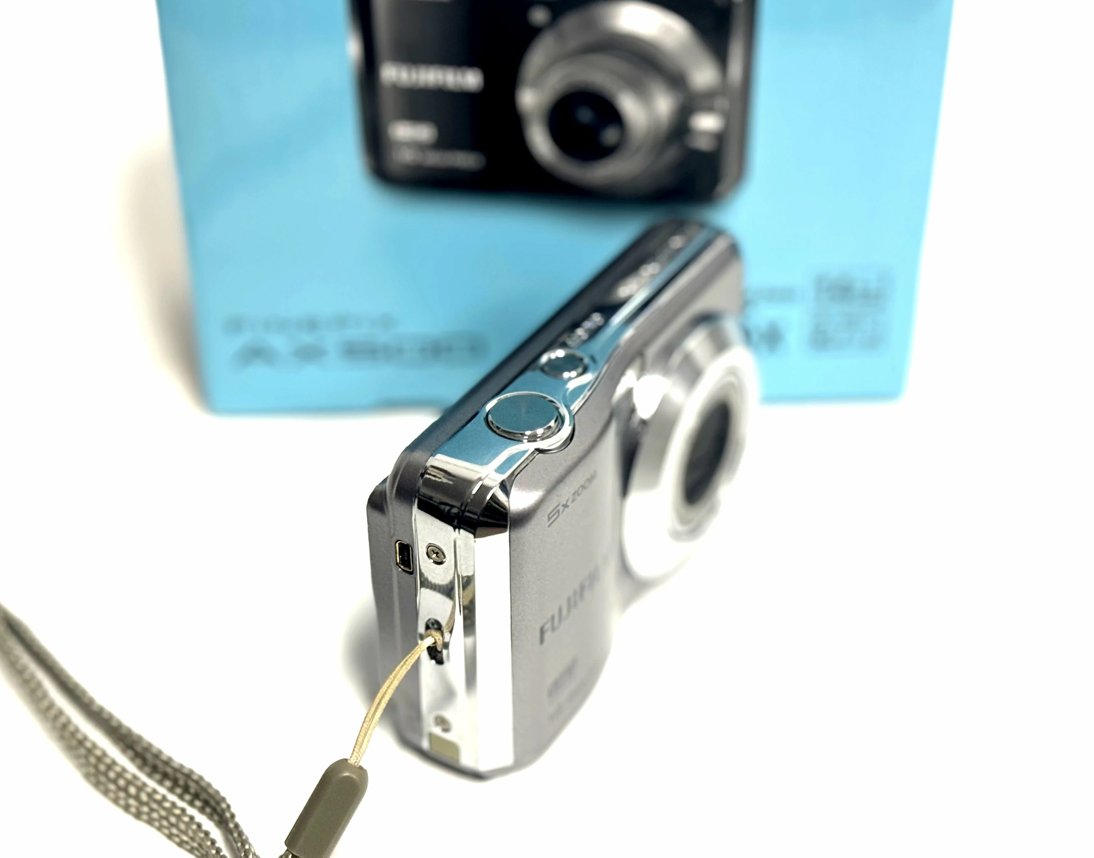 aparat-cyfrowy-fujifilm-finepix-ax500-komplet-okazja-stan-11323-2