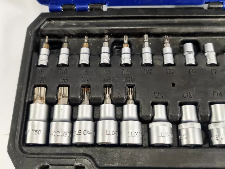zestaw-nasadek-i-bitow-lux-tools-22-elementy-stan-11323-2