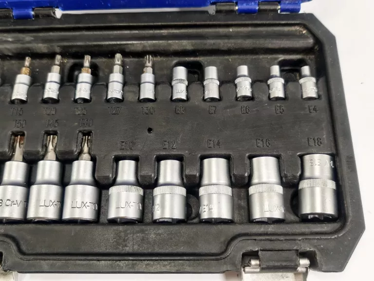 zestaw-nasadek-i-bitow-lux-tools-22-elementy-waga-produktu-z-opakowaniem-jednostkowym-0830