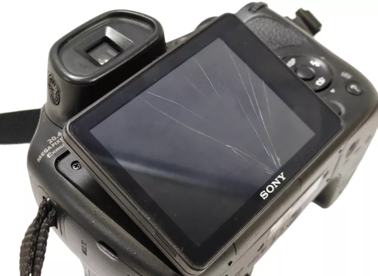 aparat-cyfrowy-sony-cyber-shot-dsc-hx300-czarny-pokrowiec-dsc-hx300-przekatna-ekranu-300