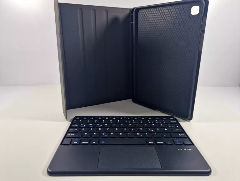 etui-i-klawiatura-na-tablet-stan-11323-2