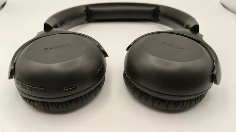 sluchawki-bezprzewodowe-nauszne-philips-tauh202-transmisja-sygnalu-203713-217785
