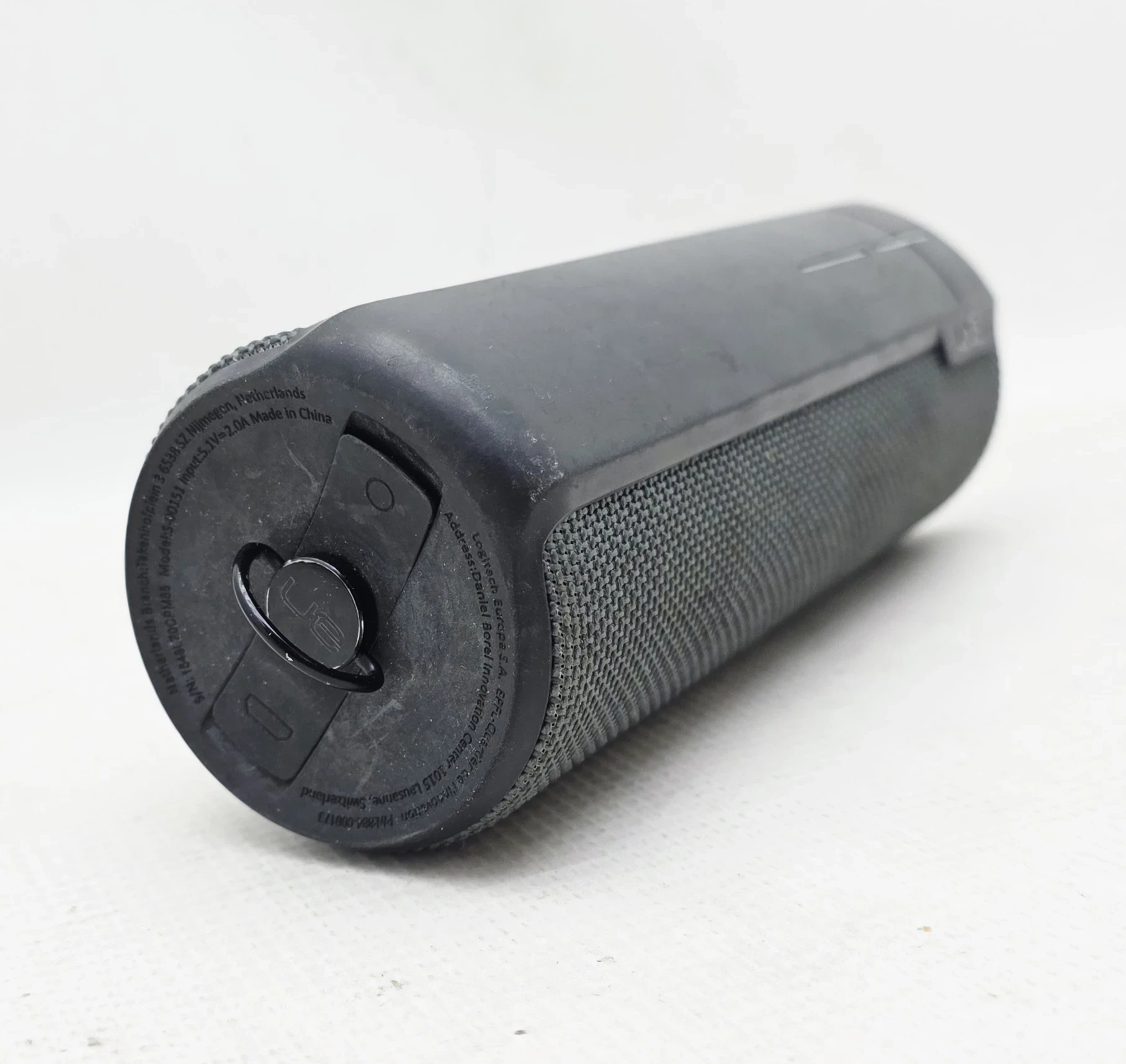 glosnik-przenosny-ue-boom-2-logitech-kabelek-stan-11323-2