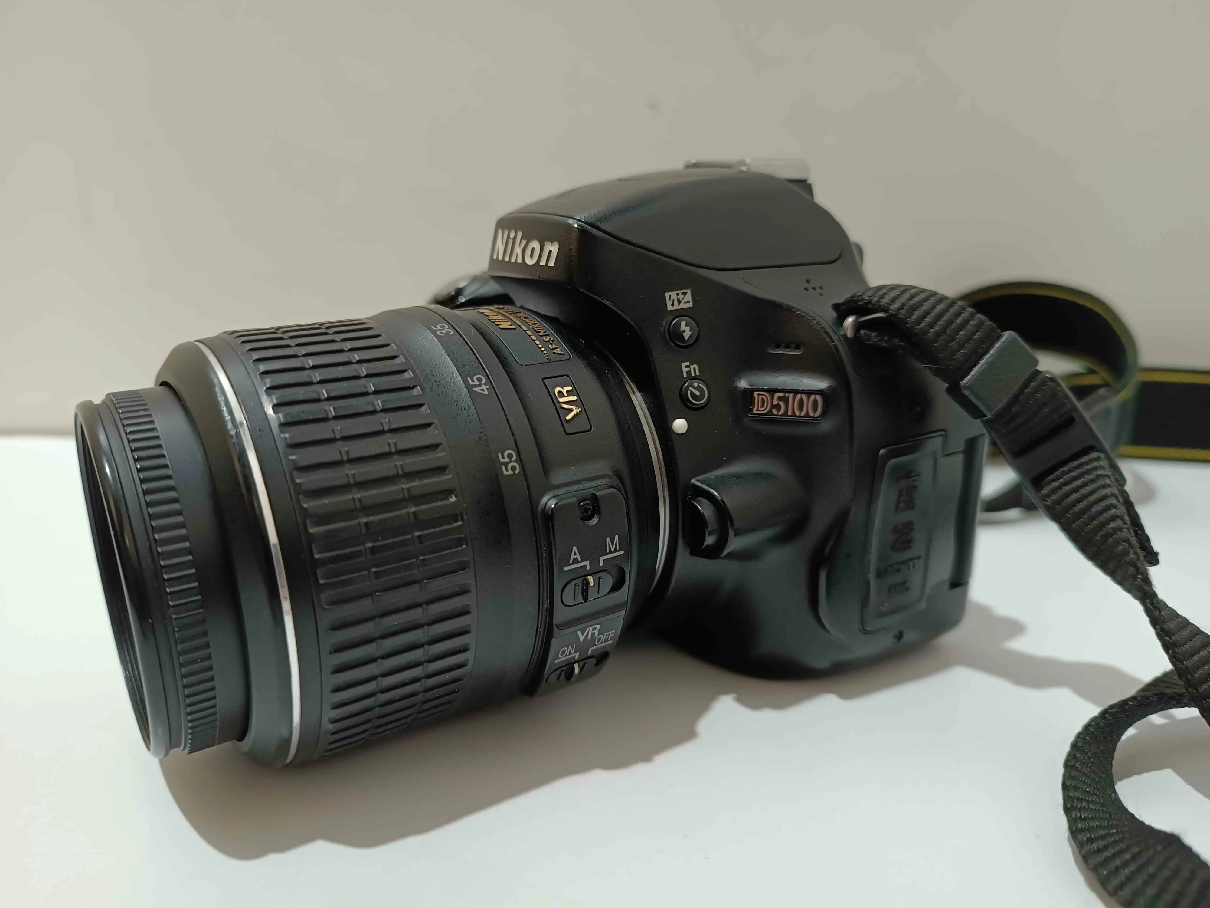 aparat-nikon-d5100-obiektyw-18-55-135-56g-ladowarka-i-etui-marka-248811-1939856