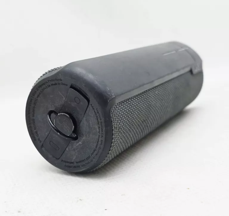 glosnik-przenosny-ue-boom-2-logitech-kabelek-stan-11323-2