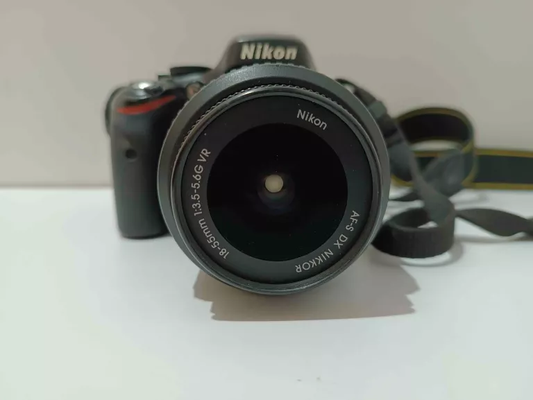 aparat-nikon-d5100-obiektyw-18-55-135-56g-ladowarka-i-etui-model-d5100
