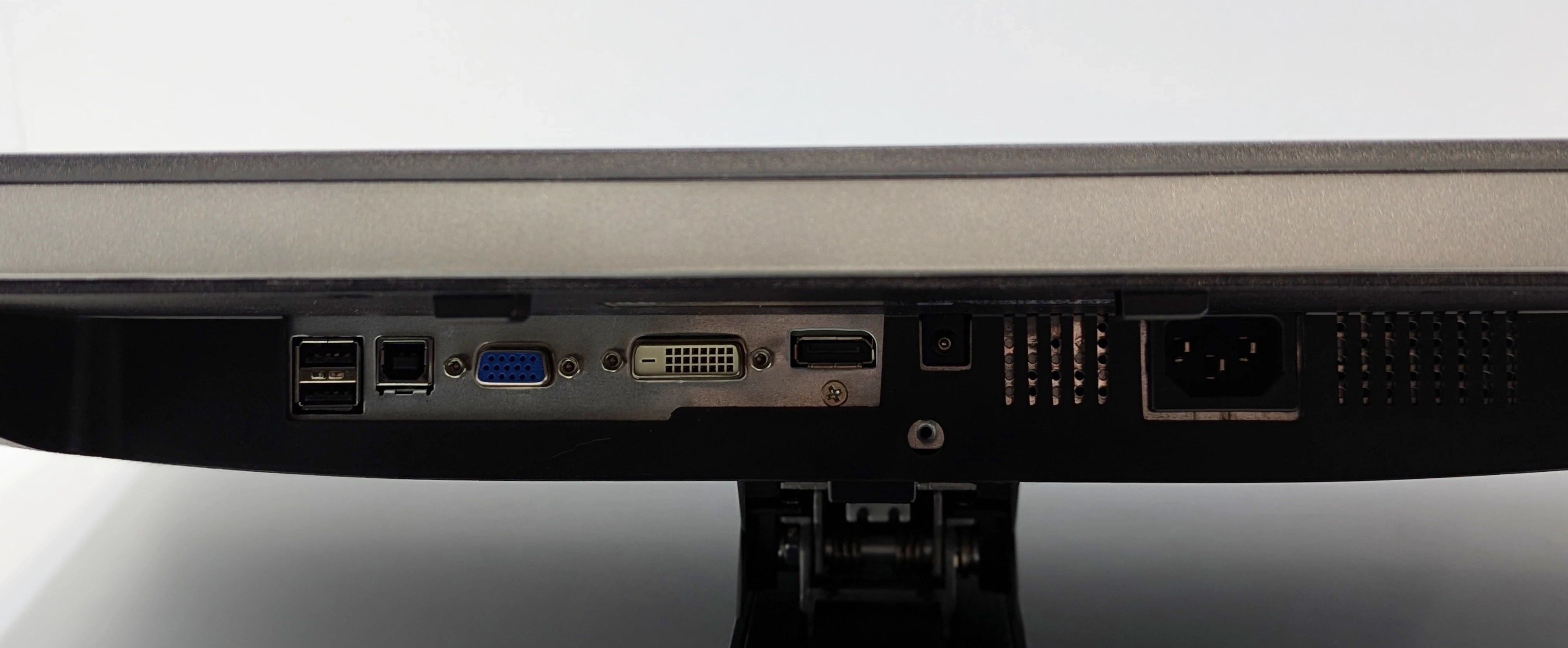 monitor-dell-u2412mc-przekatna-ekranu-cale-2400