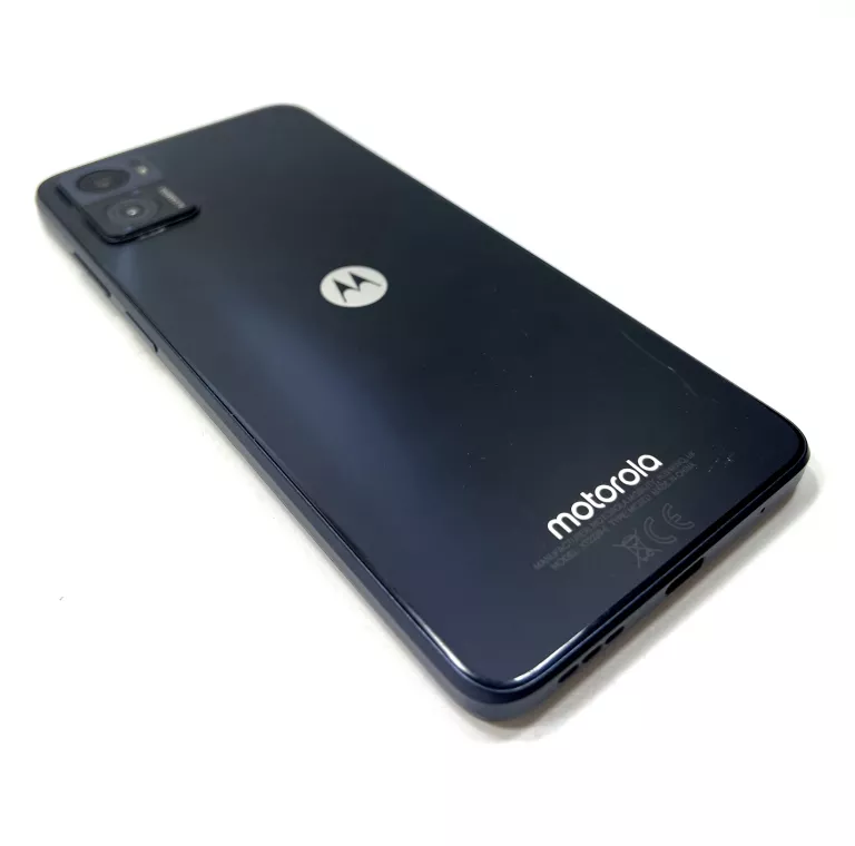 telefon-motorola-moto-e22-64gb-pudelko-przekatna-ekranu-650