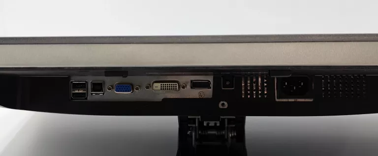 monitor-dell-u2412mc-przekatna-ekranu-cale-2400