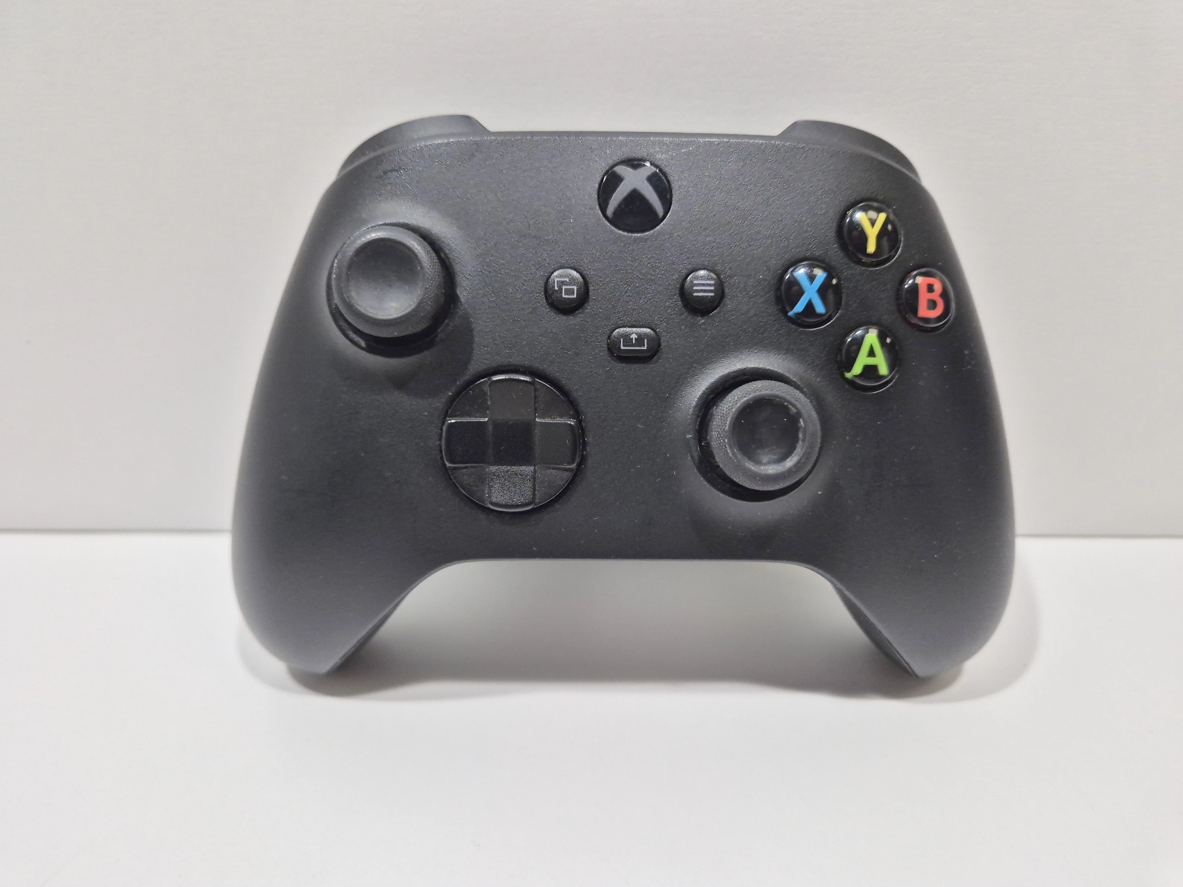 konsola-xbox-one-x-1tb-cyberpunk-2077-limited-edition-gry-w-zestawie-205998-225570