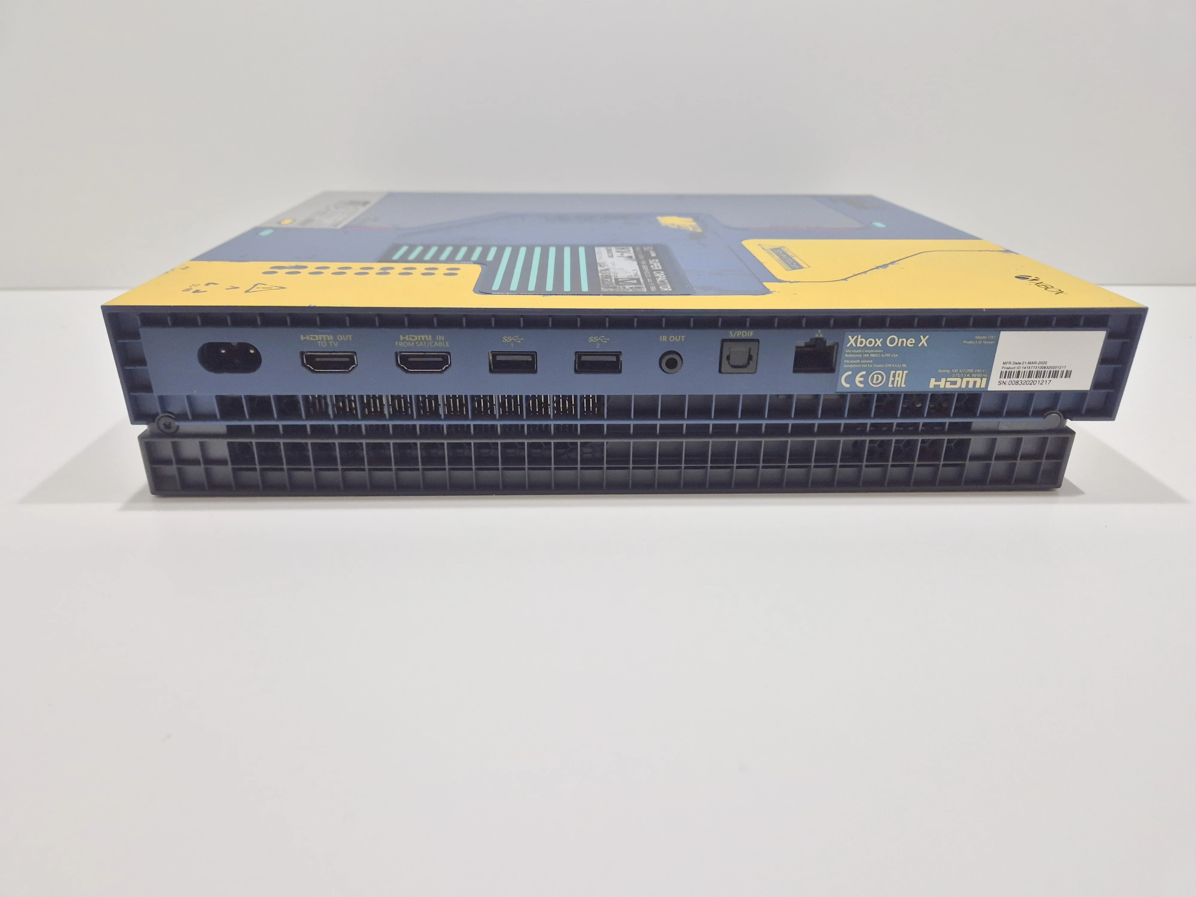 konsola-xbox-one-x-1tb-cyberpunk-2077-limited-edition-liczba-kontrolerow-w-zestawie-205994-225550