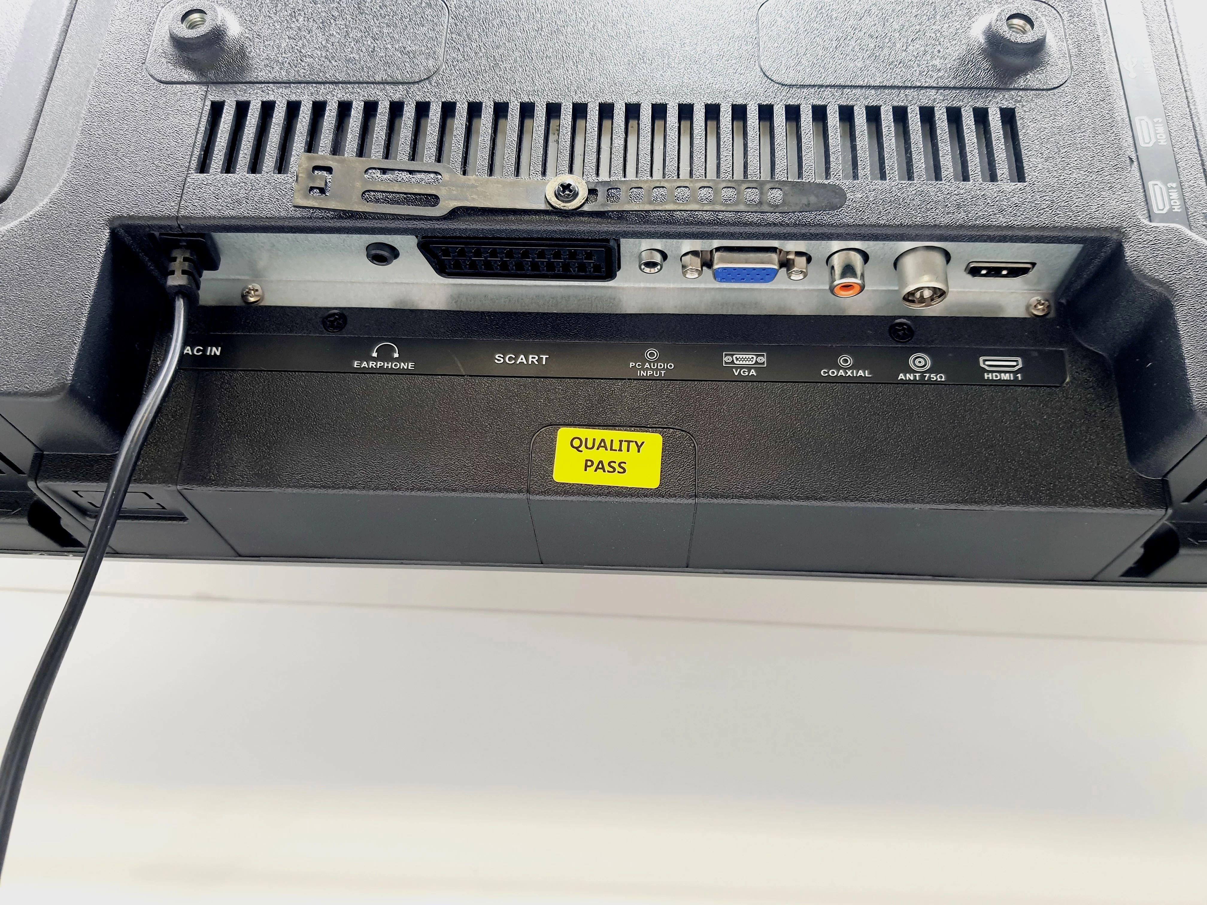 tv-manta-led320e10-pilot-typ-telewizora-211486-250142