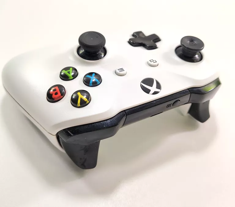 kontroler-xbox-one-1708-grochowska-8385-poznan-ska-x