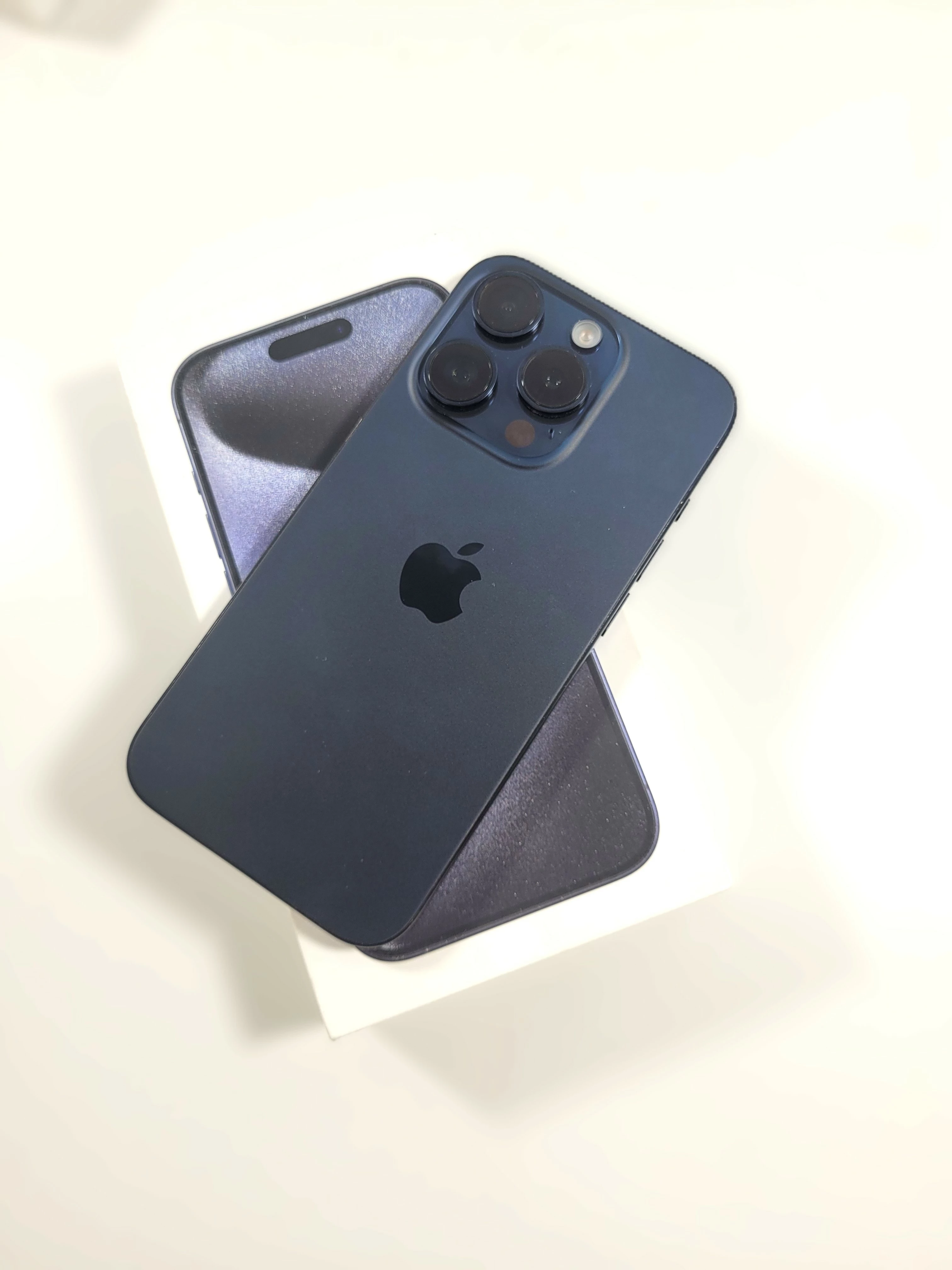 telefon-iphone-15-pro-128gb-typ-202685-212929