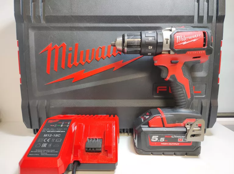 wkretarka-milwaukee-m18-blpd-aku-55-ah-ladowarka-gdanska-8a-tczew