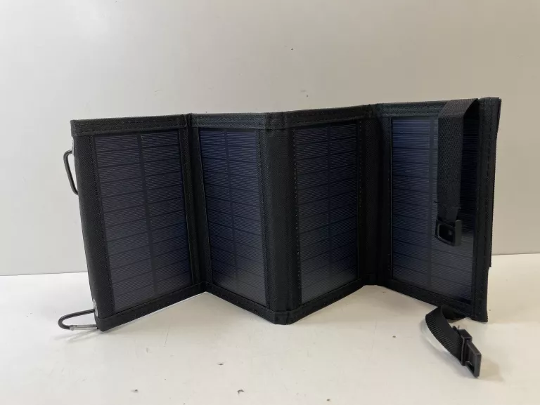 powerbank-solarny-rozkladany-osiedle-centrum-d1-krakow