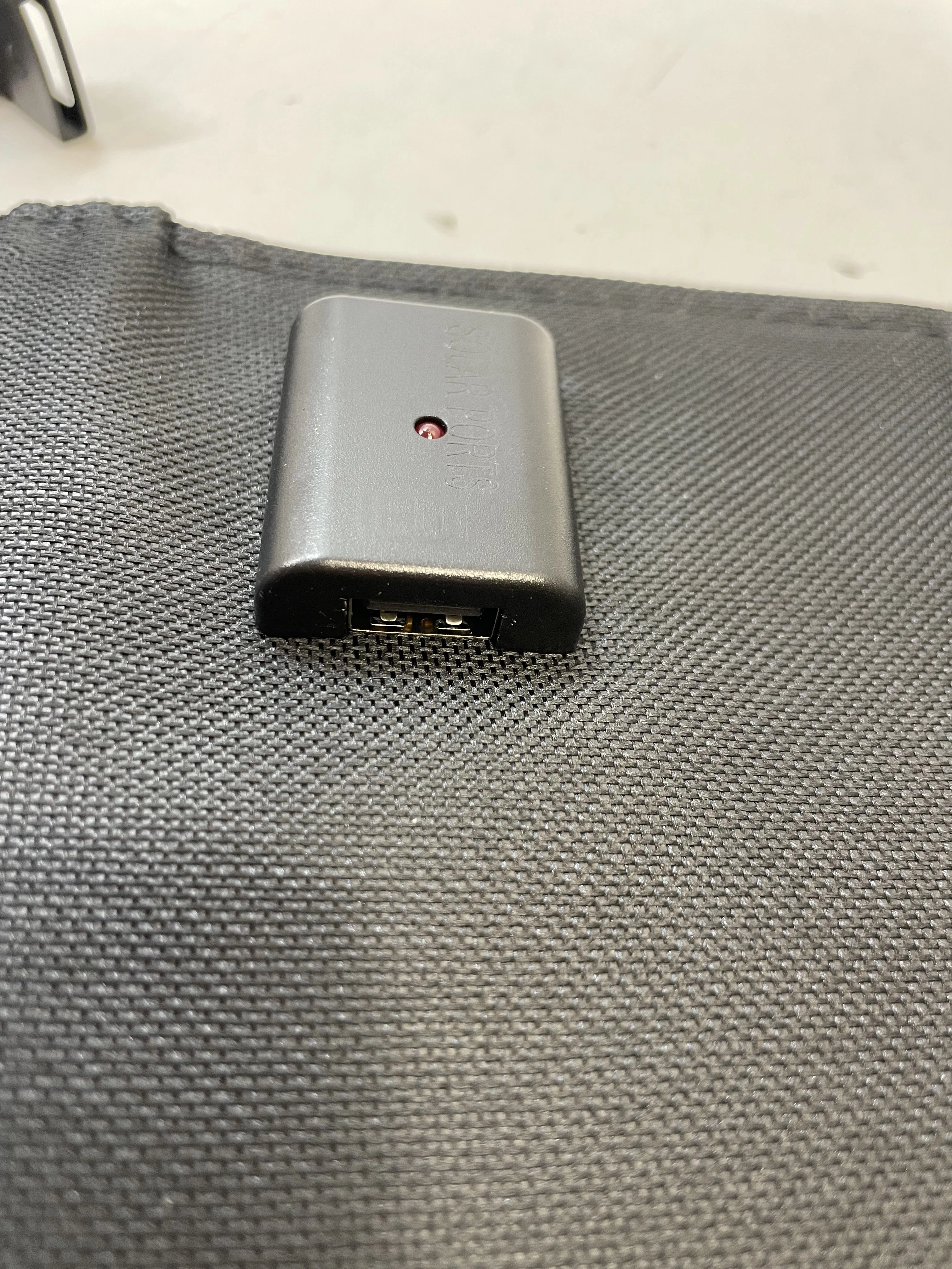 powerbank-solarny-rozkladany-model-hg10607-1