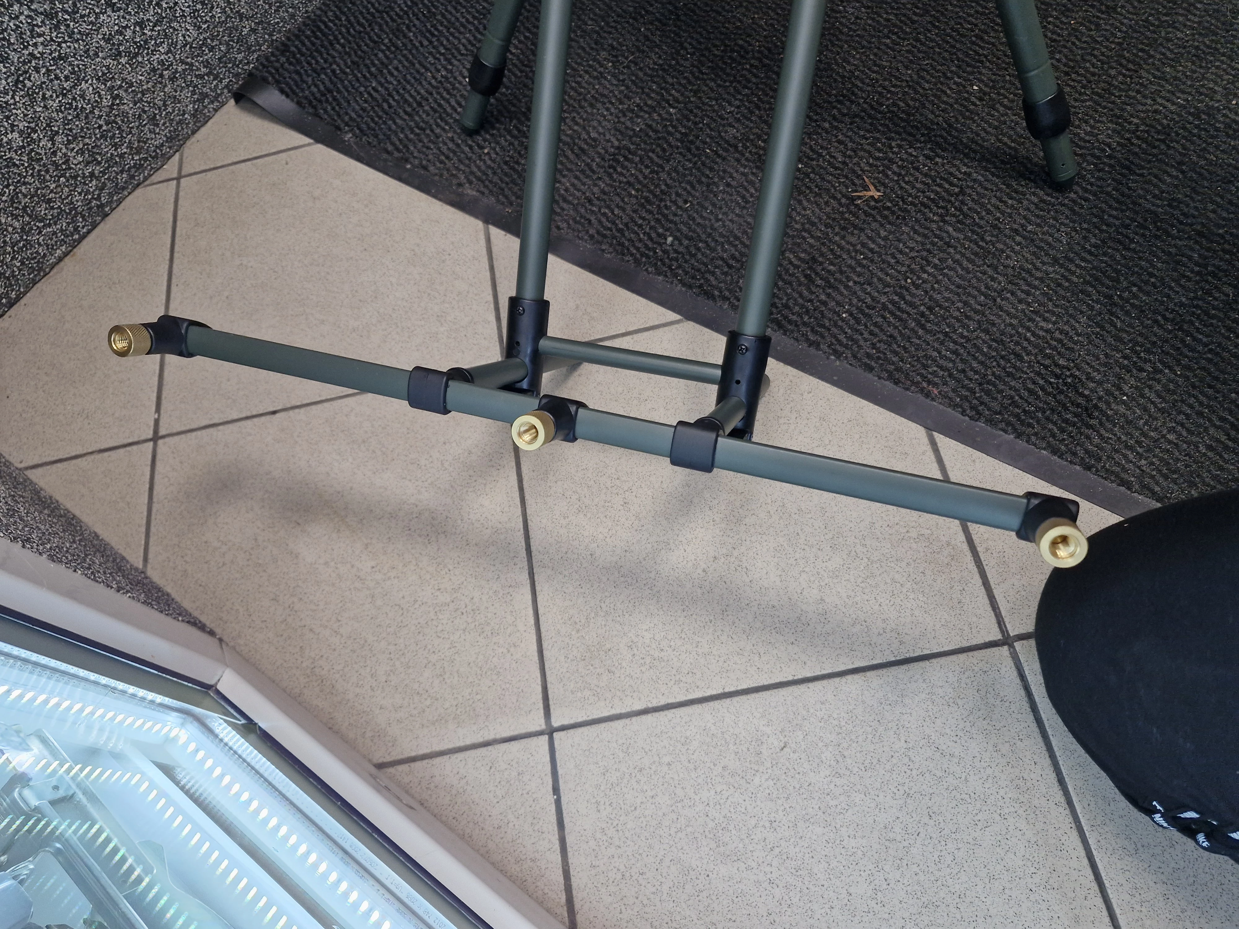 stabilny-stojak-karpiowy-tri-pod-pokrowiec-90107-model-x-covery-pod