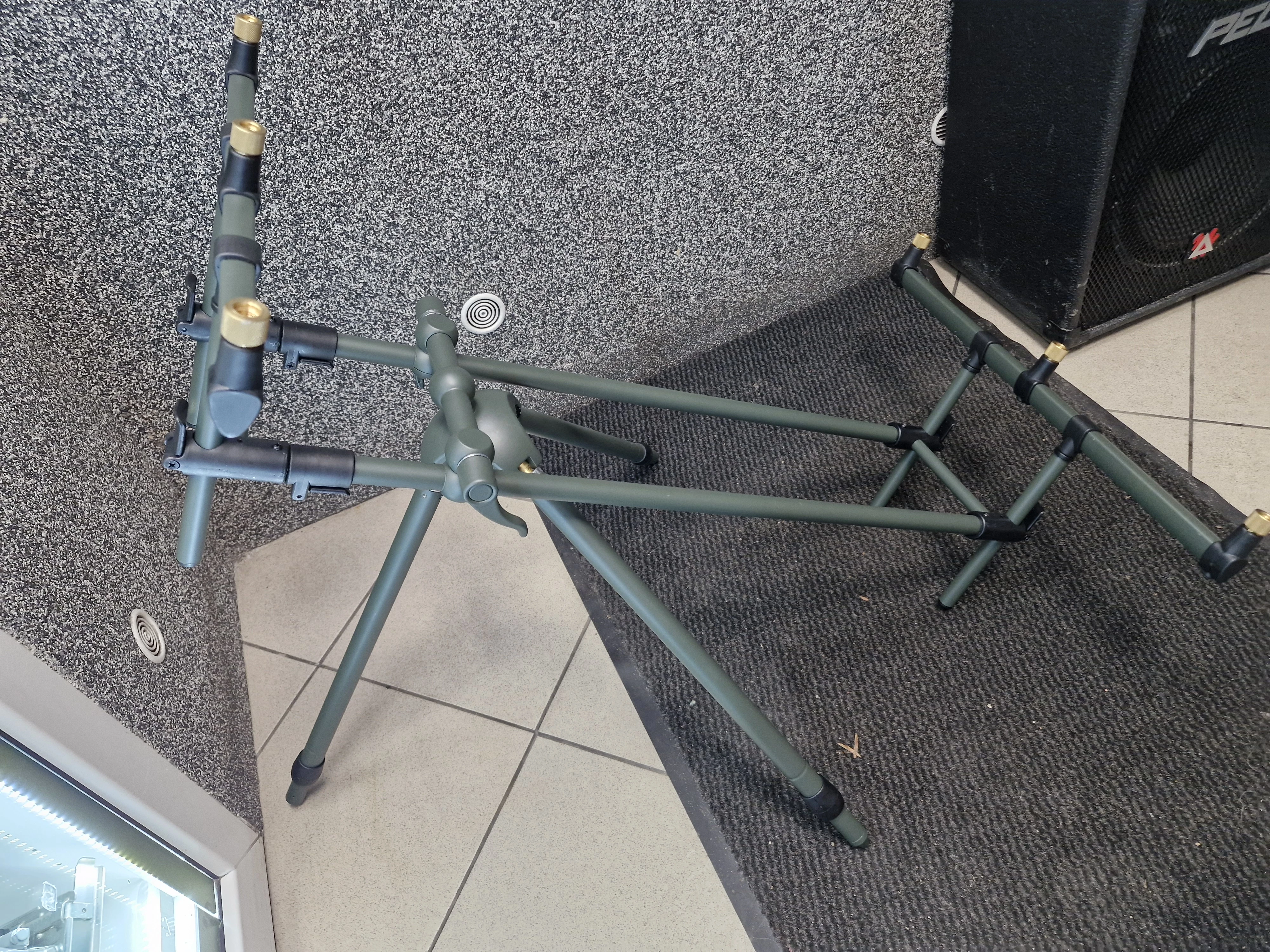 stabilny-stojak-karpiowy-tri-pod-pokrowiec-90107-marka-248811-1131524