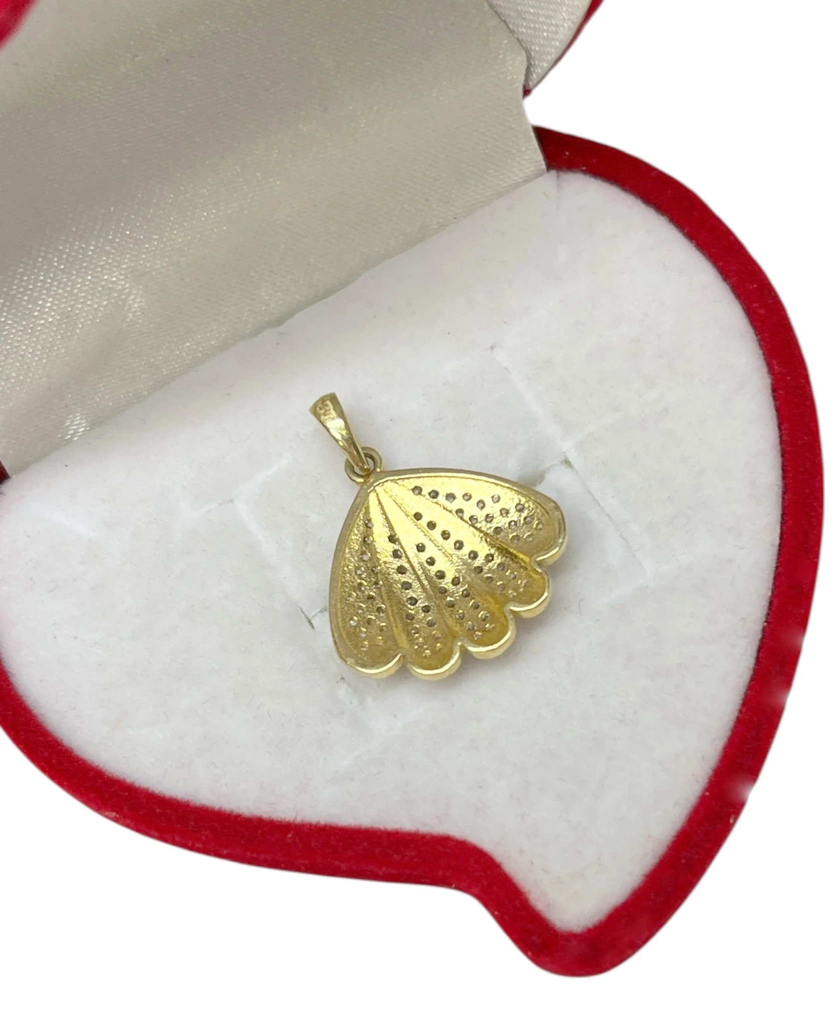 sliczna-zawieszka-muszelka-z-cyrkoniami-204g-p585-rodzaj-2205-2