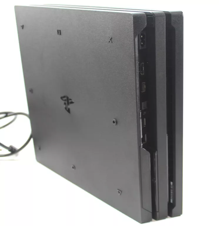 konsola-ps4-pro-1tb-pad-okablowanie-wersja-130590-3