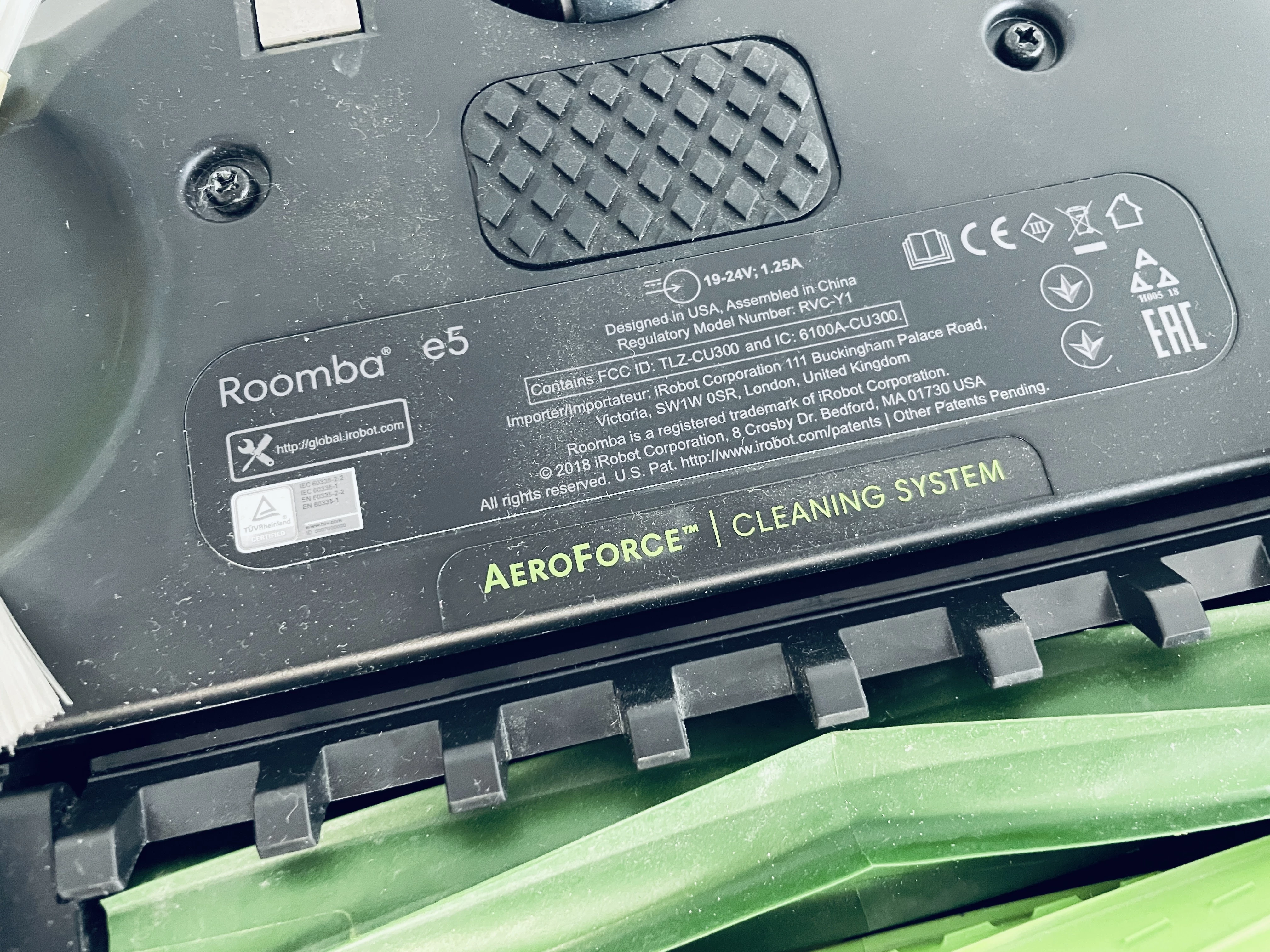 robot-sprzatajacy-irobot-roomba-e5-czujniki-205846-16