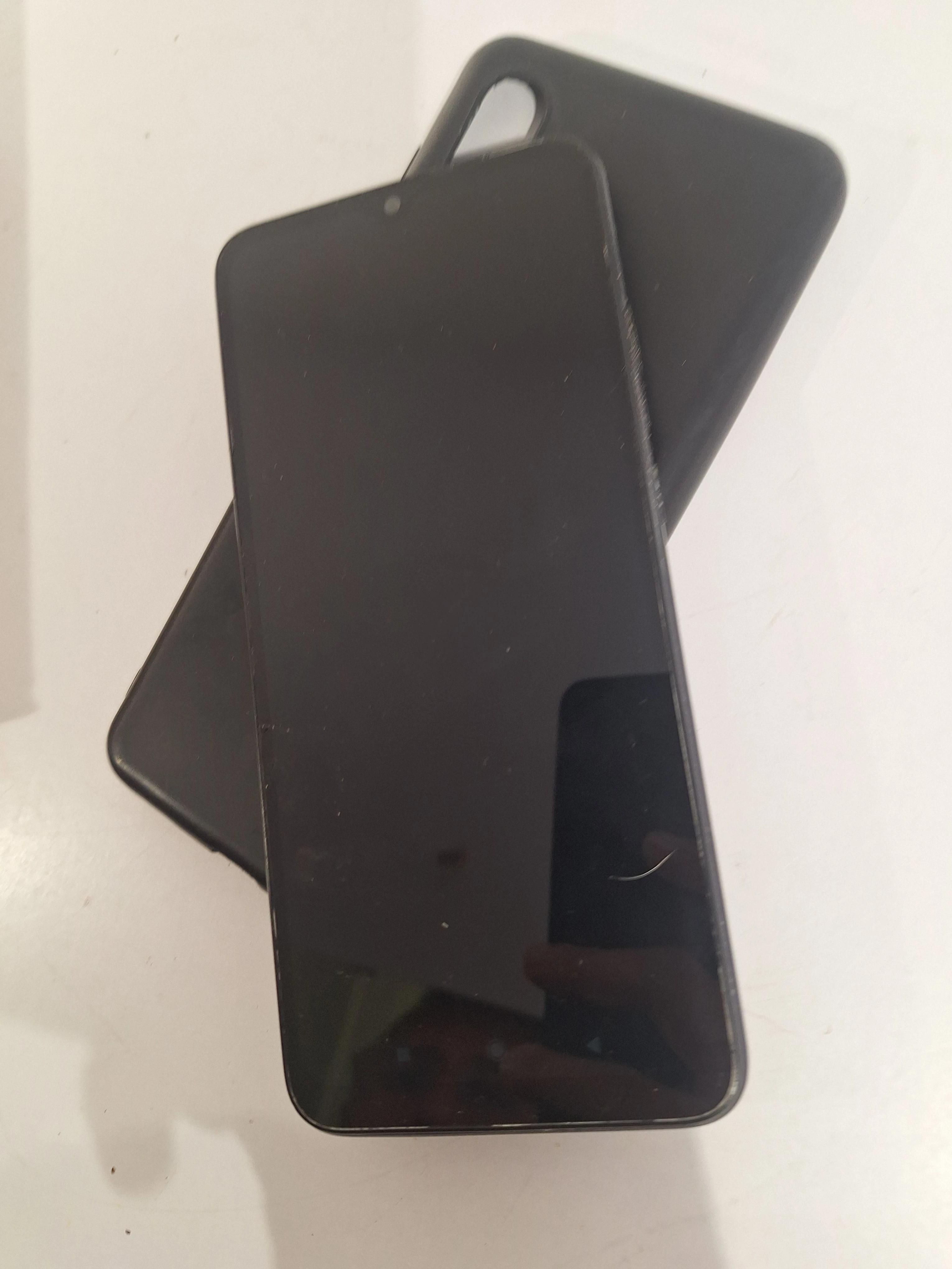 telefon-redmi-9a-32gb-zbity-ekran-uszkodzony-przycisk-boczny-pojemnosc-akumulatora-5000