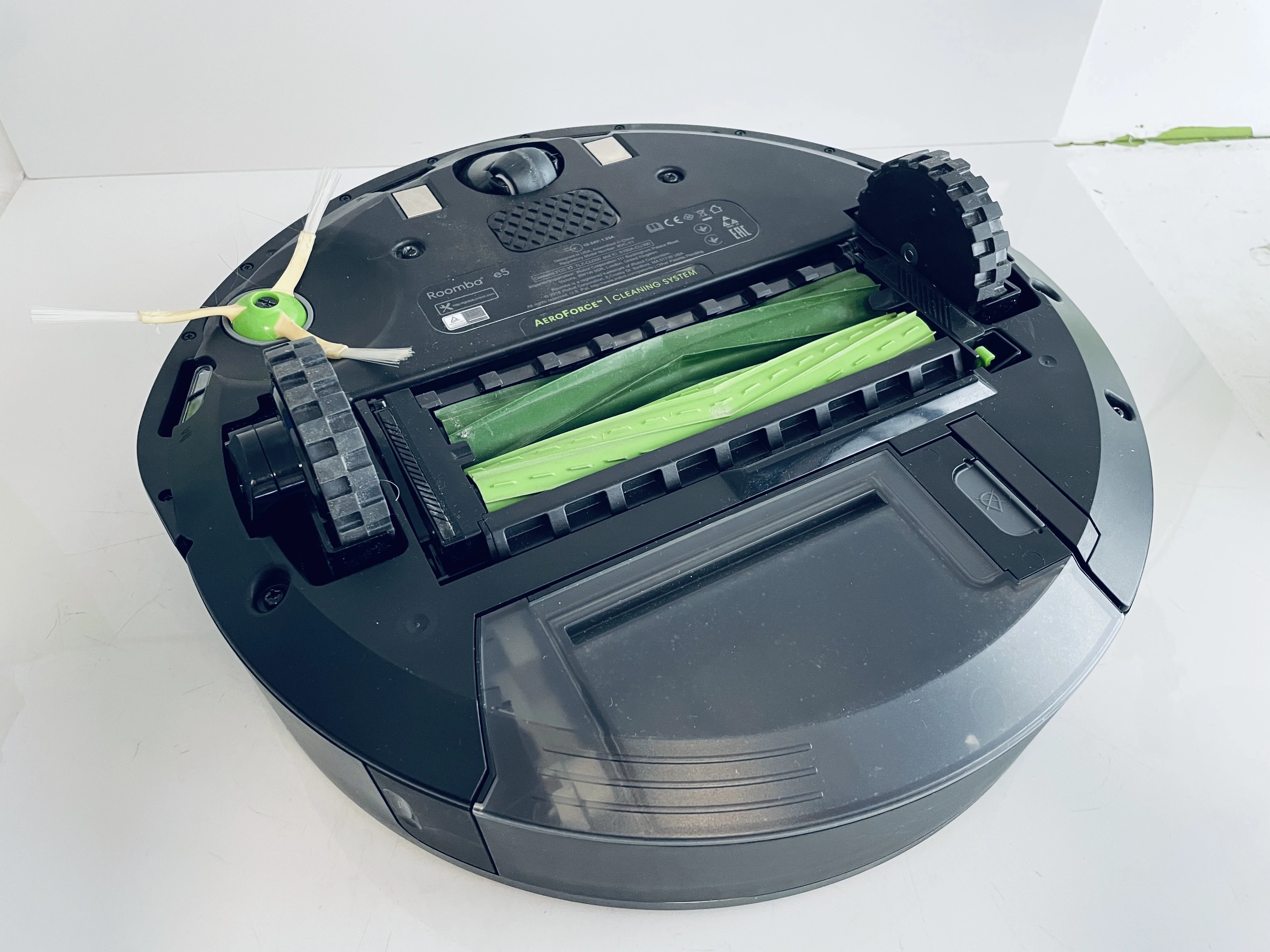 robot-sprzatajacy-irobot-roomba-e5-czas-pracy-bezprzewodowej-90