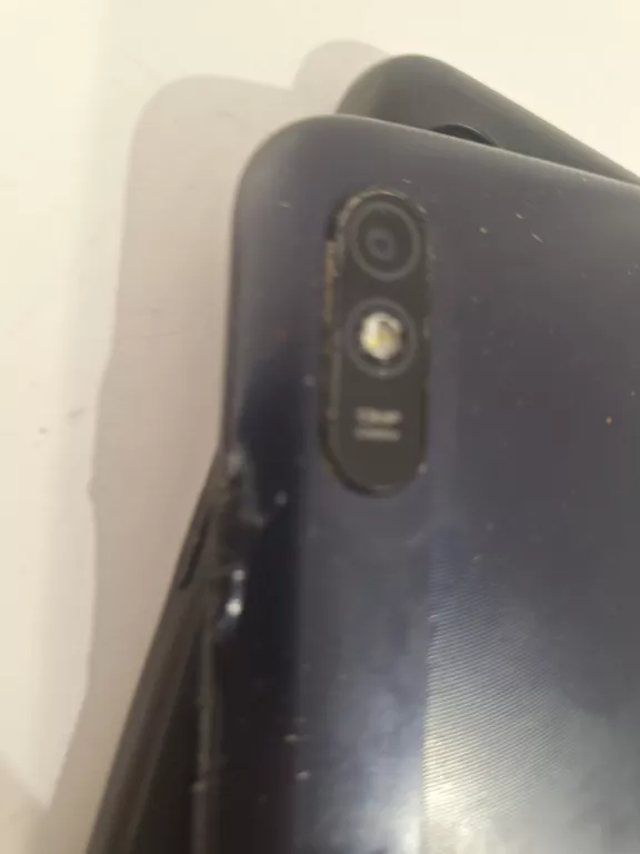 telefon-redmi-9a-32gb-zbity-ekran-uszkodzony-przycisk-boczny-przekatna-ekranu-653
