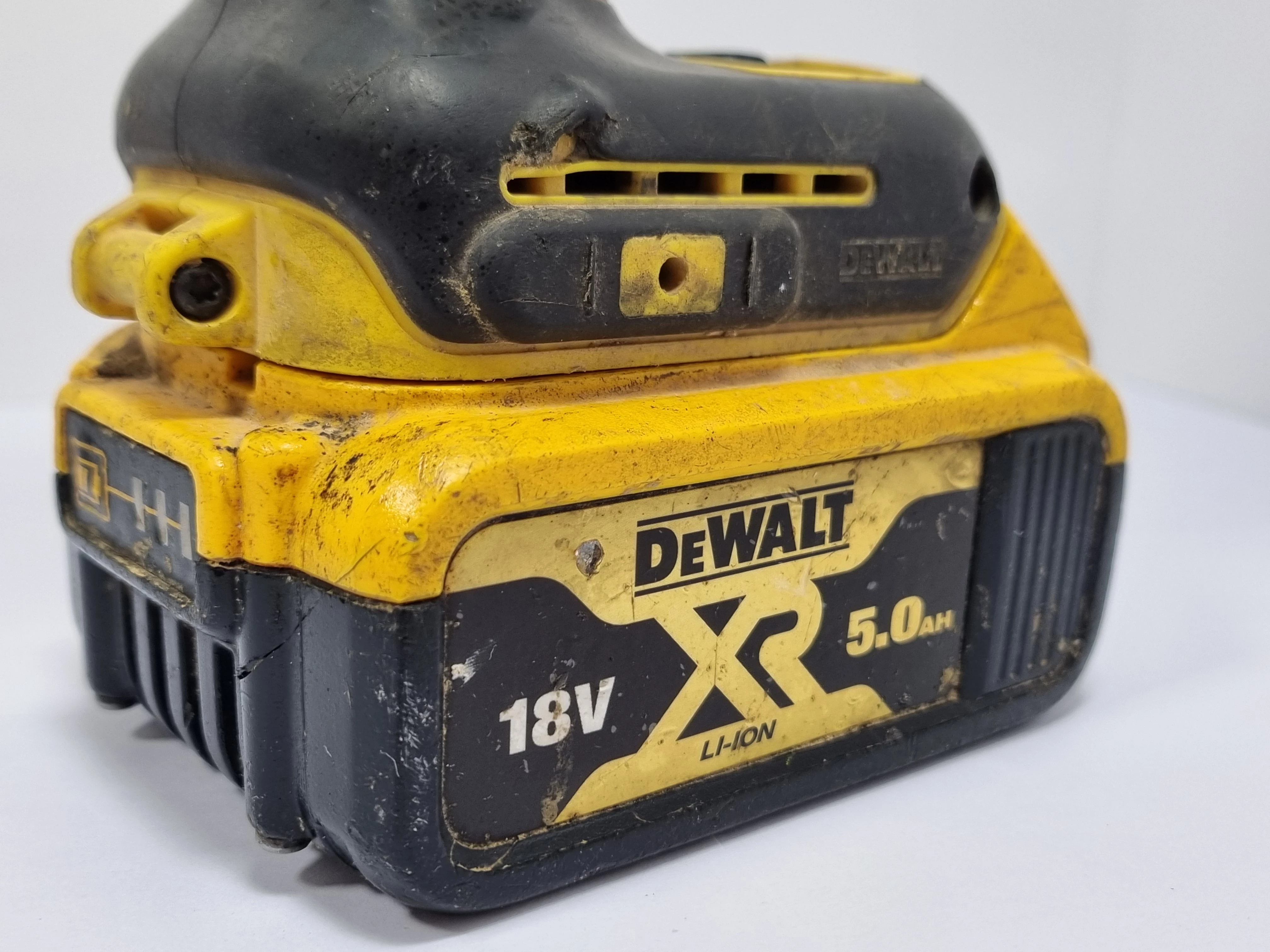 zakretarka-udarowa-dewalt-dcf887-akumulator-maksymalna-srednica-srub-204653-221297