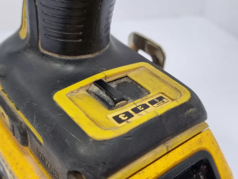 zakretarka-udarowa-dewalt-dcf887-akumulator-marka-248811-950256