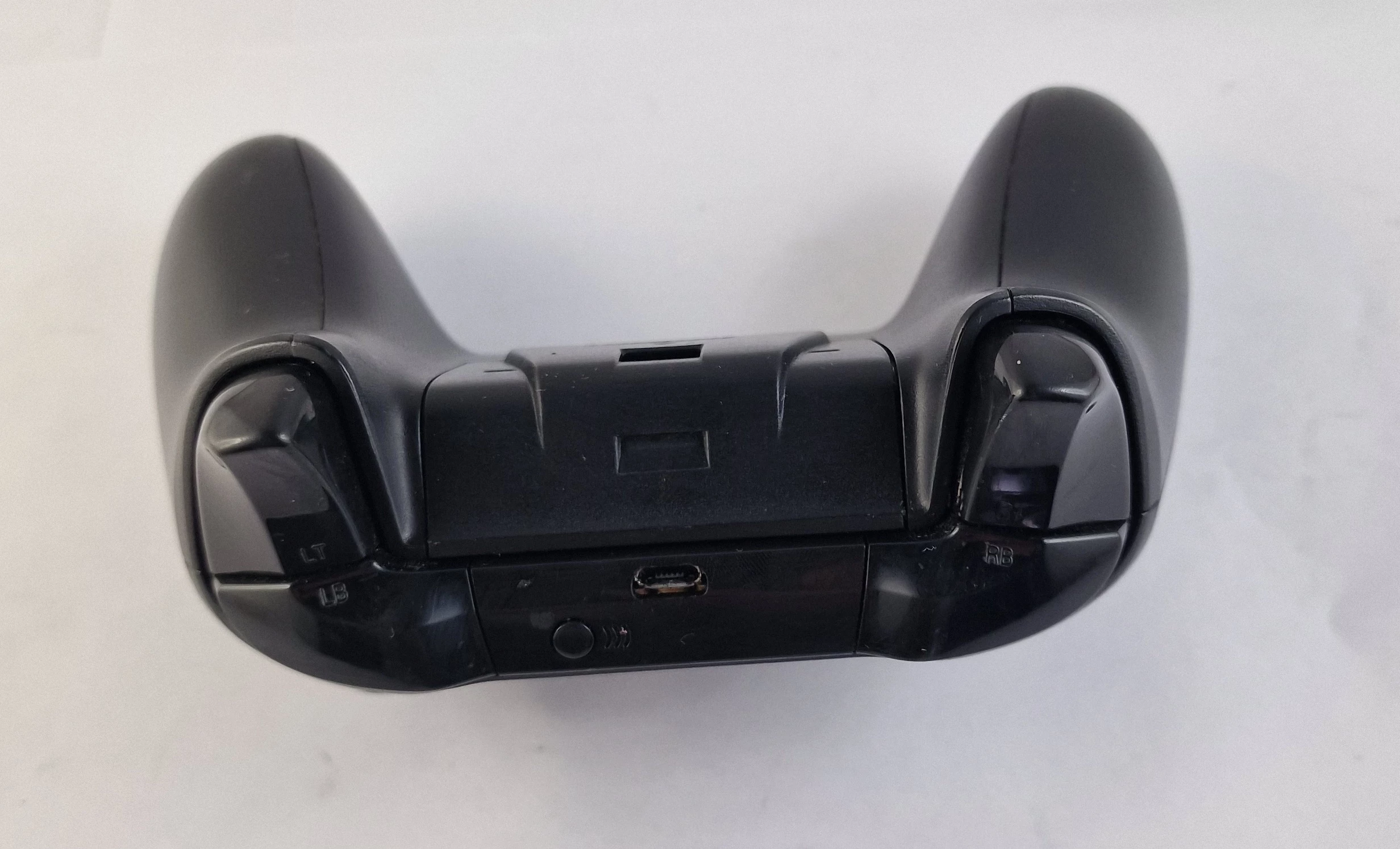 pad-xbox-one-1708-czarny-pochodzenie-210658-243446