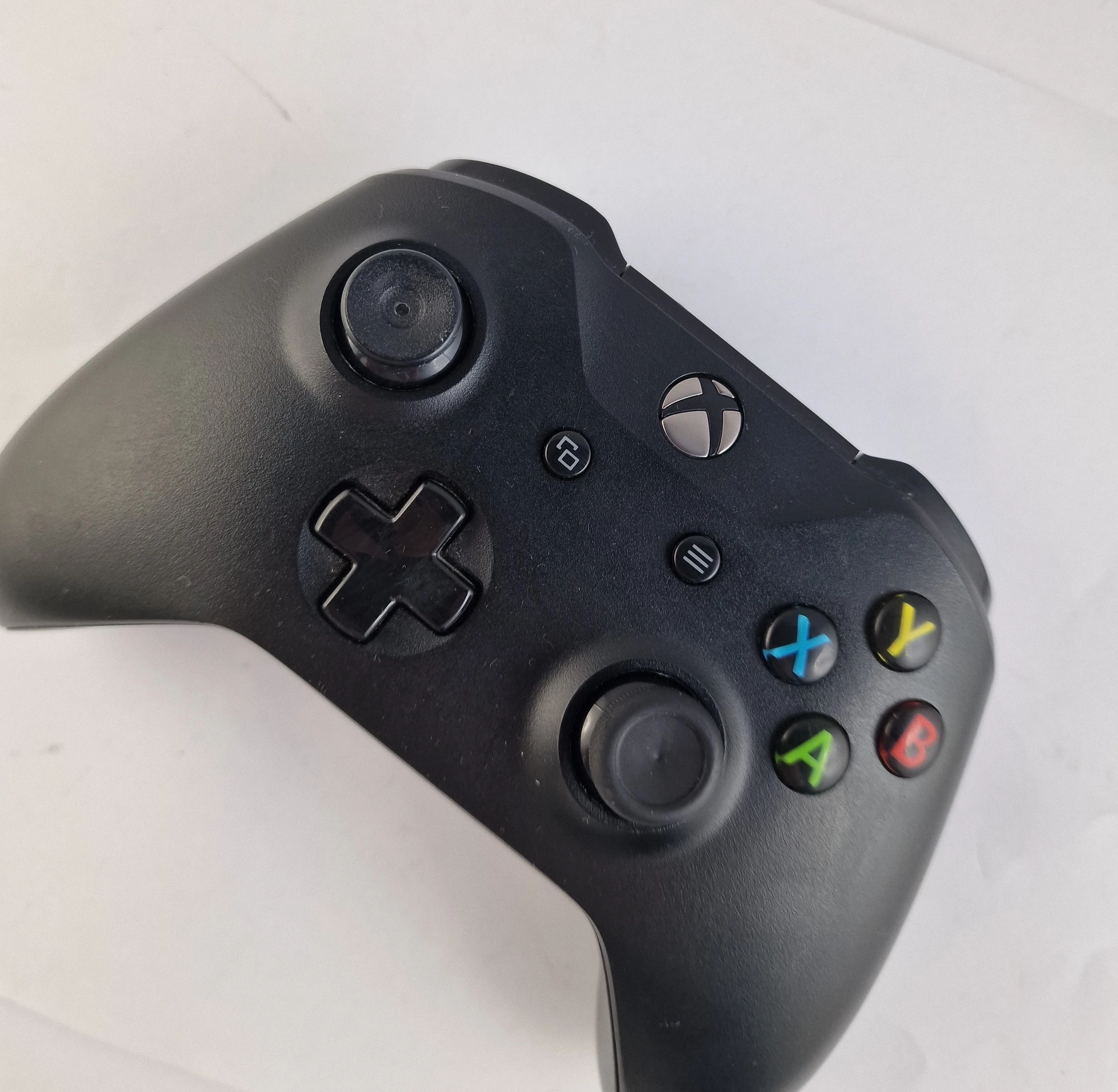 pad-xbox-one-1708-czarny-kod-producenta-1708