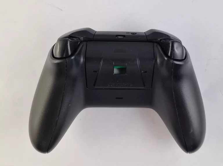 pad-xbox-one-1708-czarny-ean-gtin-042406056236