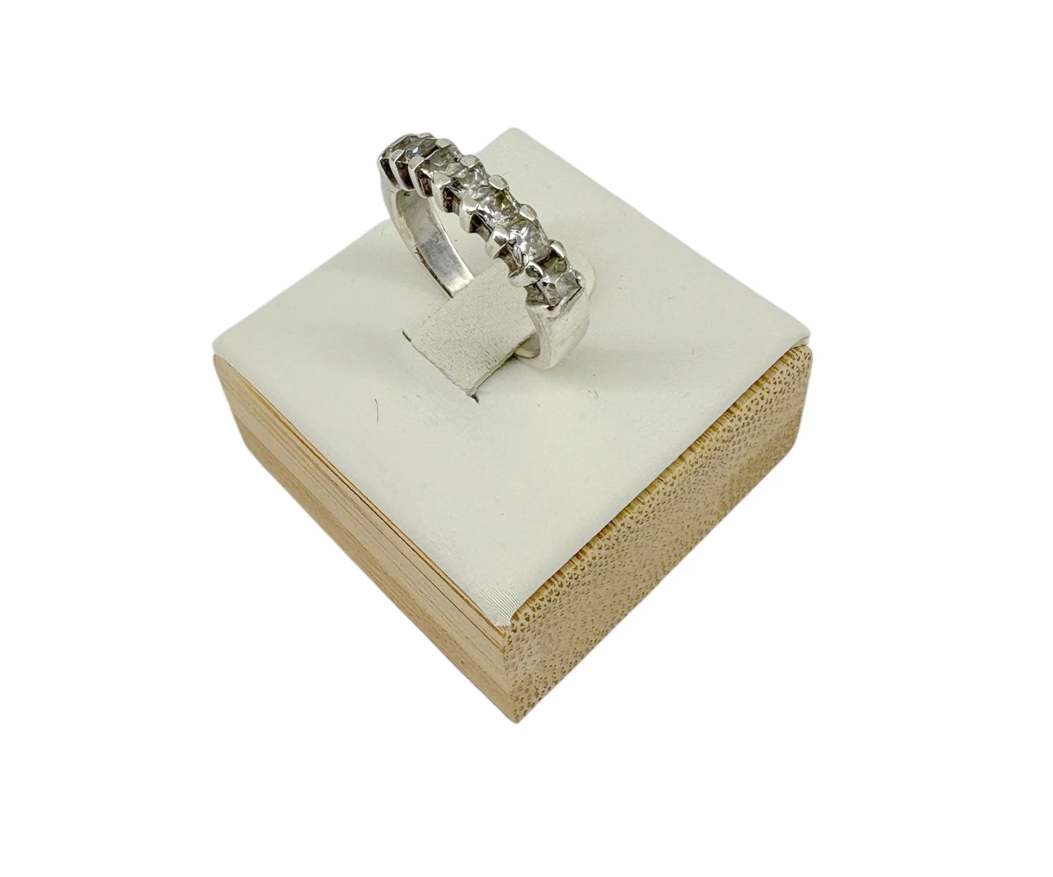 sliczny-srebrny-pierscionek-z-cyrkoniami-375g-925-r12-ean-gtin-0074630101451