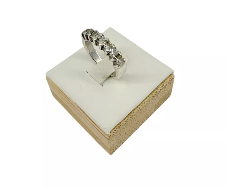sliczny-srebrny-pierscionek-z-cyrkoniami-375g-925-r12-ean-gtin-0074630101451