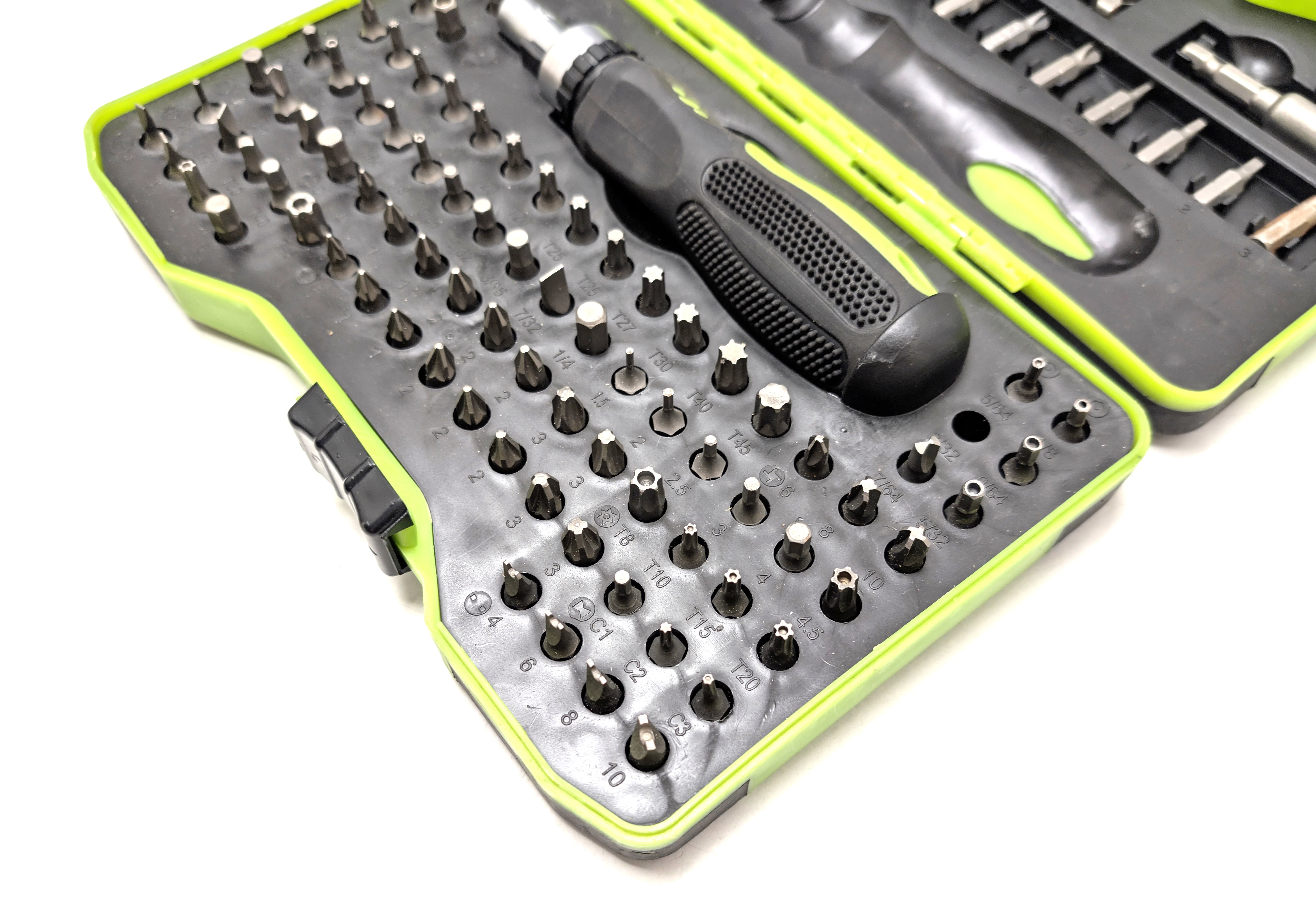 zestaw-bitow-niteo-tools-ze-srubokretem-typ-grotu-25109-16384