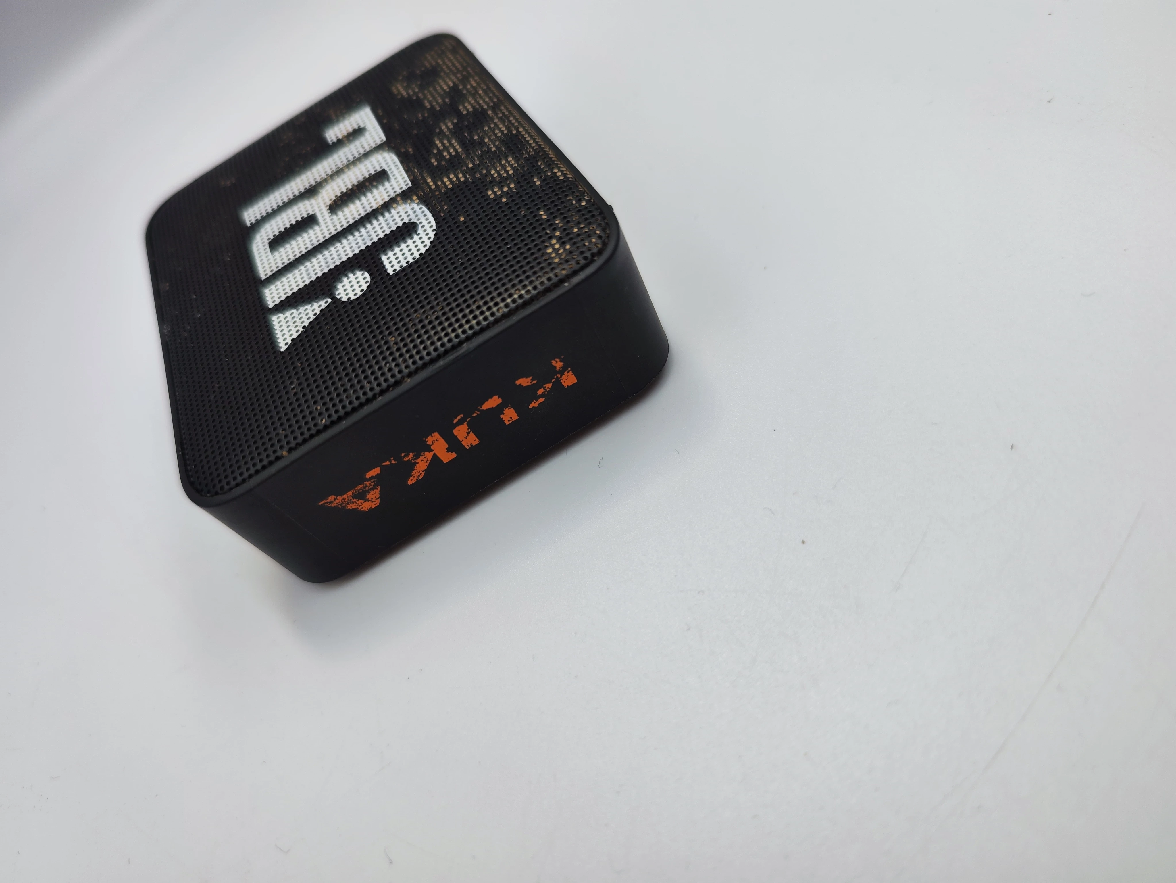 glosnik-jbl-go2-czarny-stan-11323-2