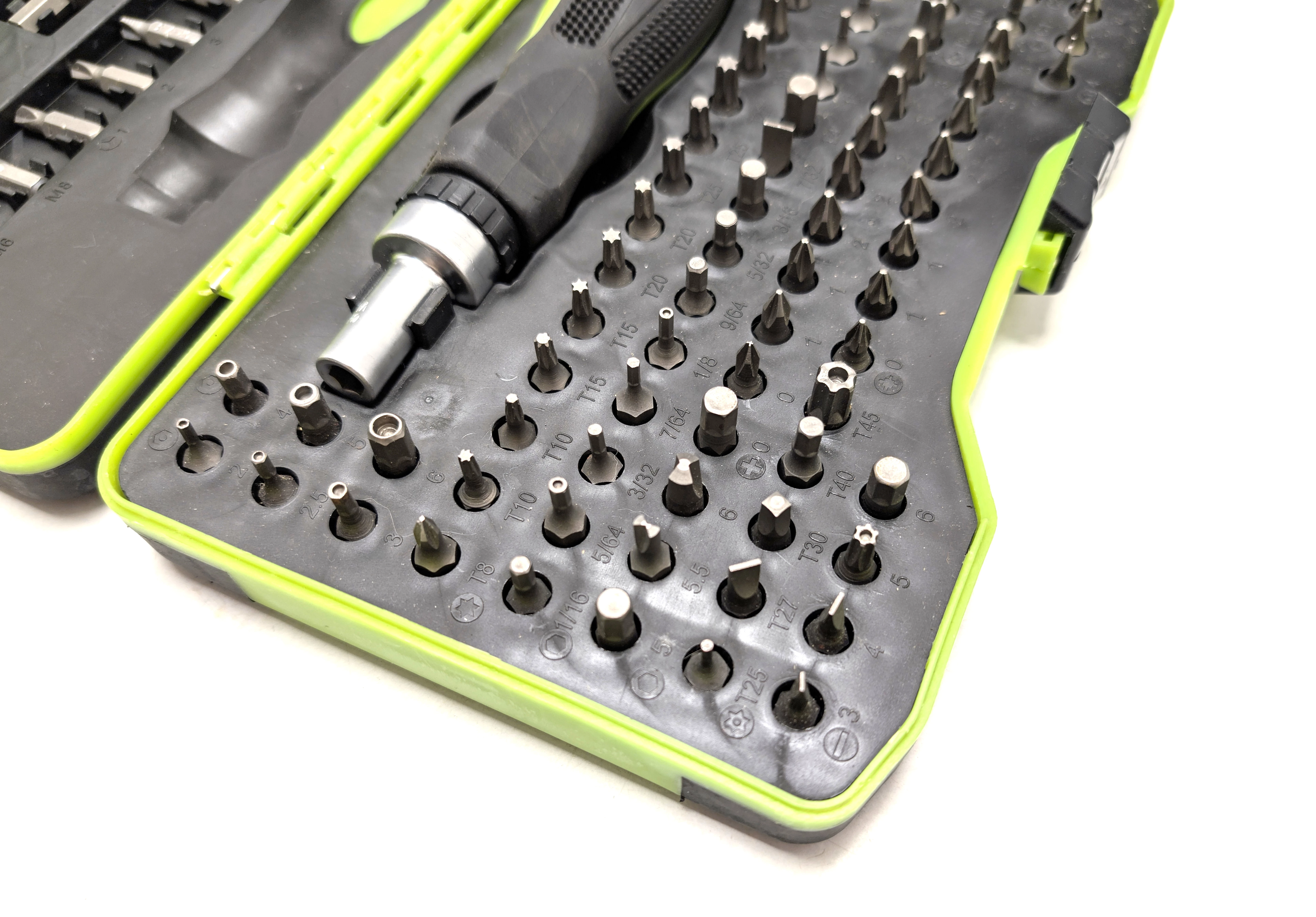 zestaw-bitow-niteo-tools-ze-srubokretem-ean-gtin-590511808029