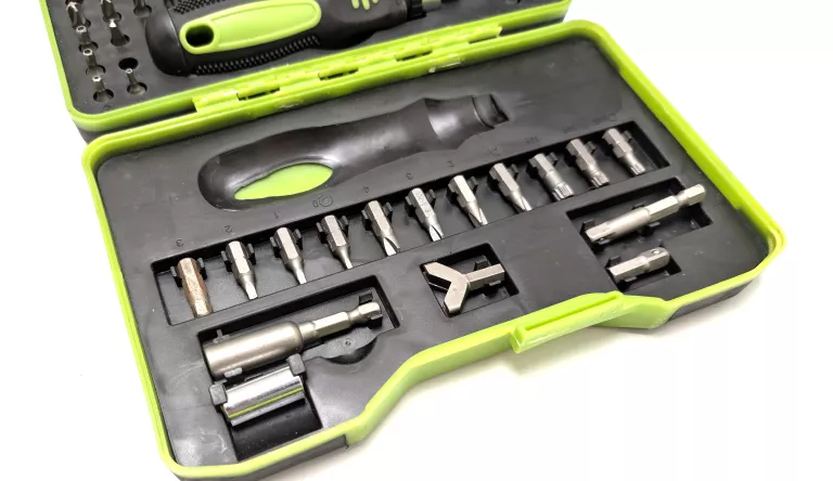 zestaw-bitow-niteo-tools-ze-srubokretem-dlugosc-bitu-25148-1