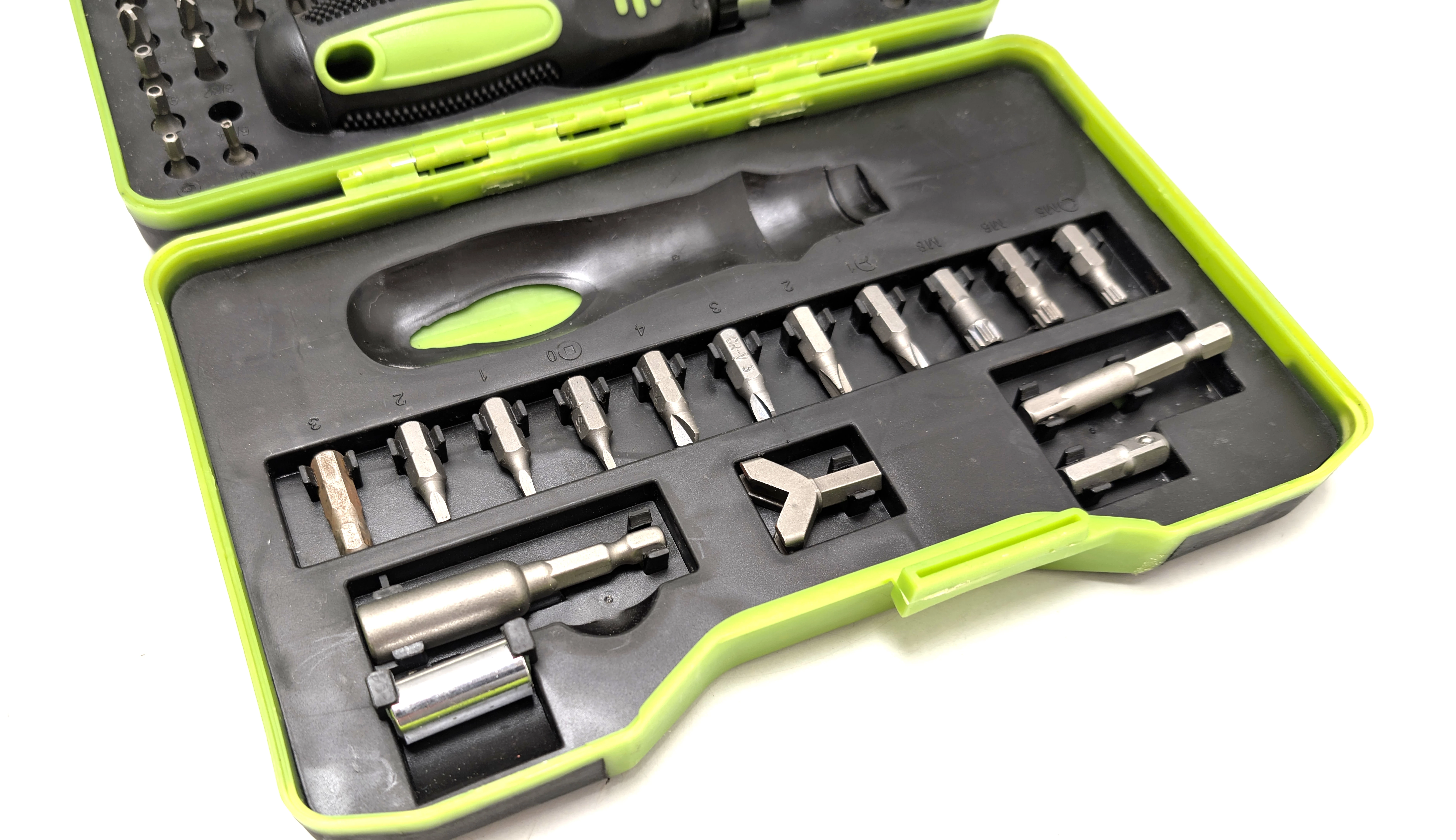 zestaw-bitow-niteo-tools-ze-srubokretem-dlugosc-bitu-25148-1