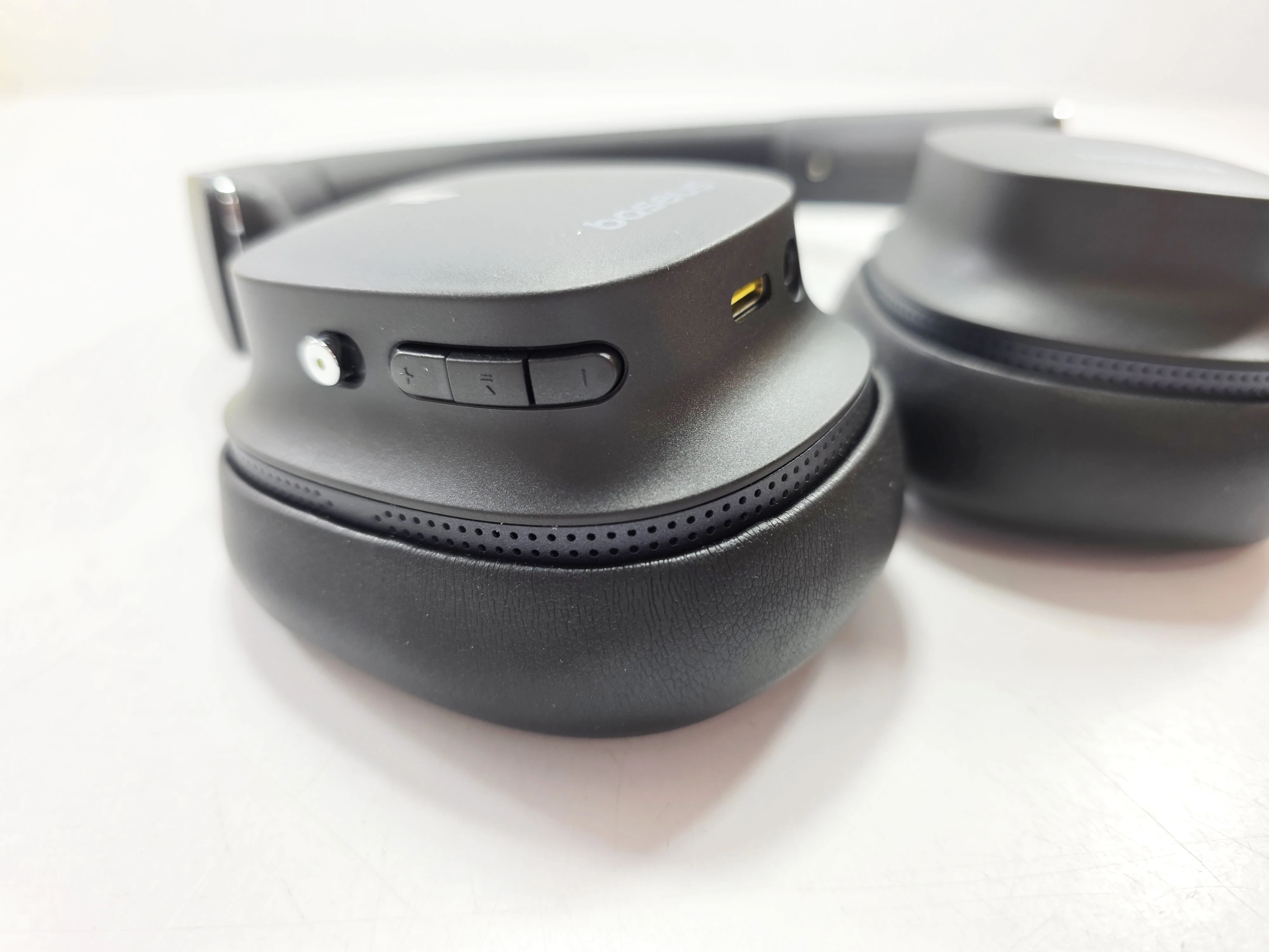 sluchawki-bezprzewodowe-baseus-bowie-30-max-kolor-249512-1647413