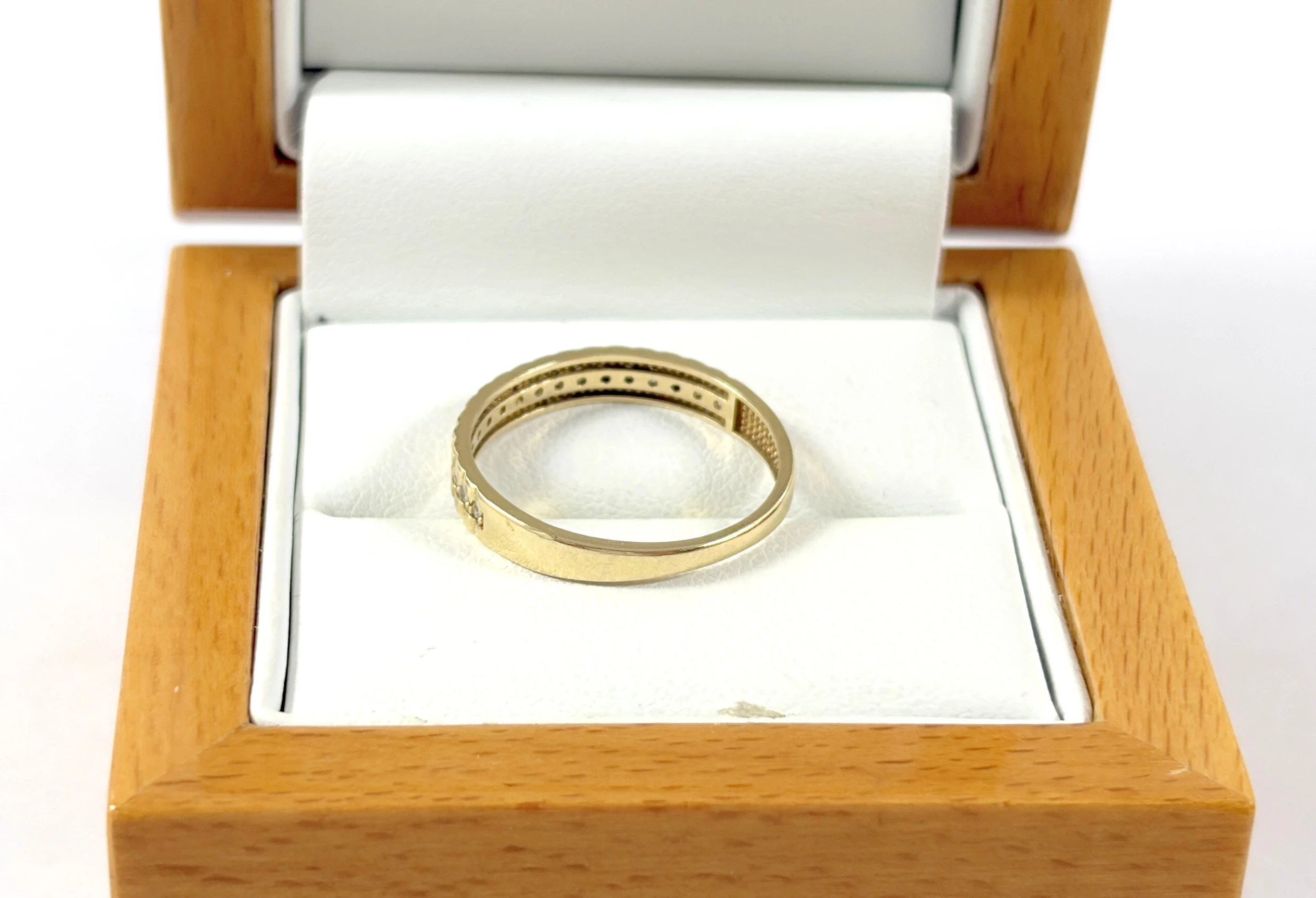 zloty-pierscionek-z-cyrkoniami-p585-164g-r16-cechy-207358-231606