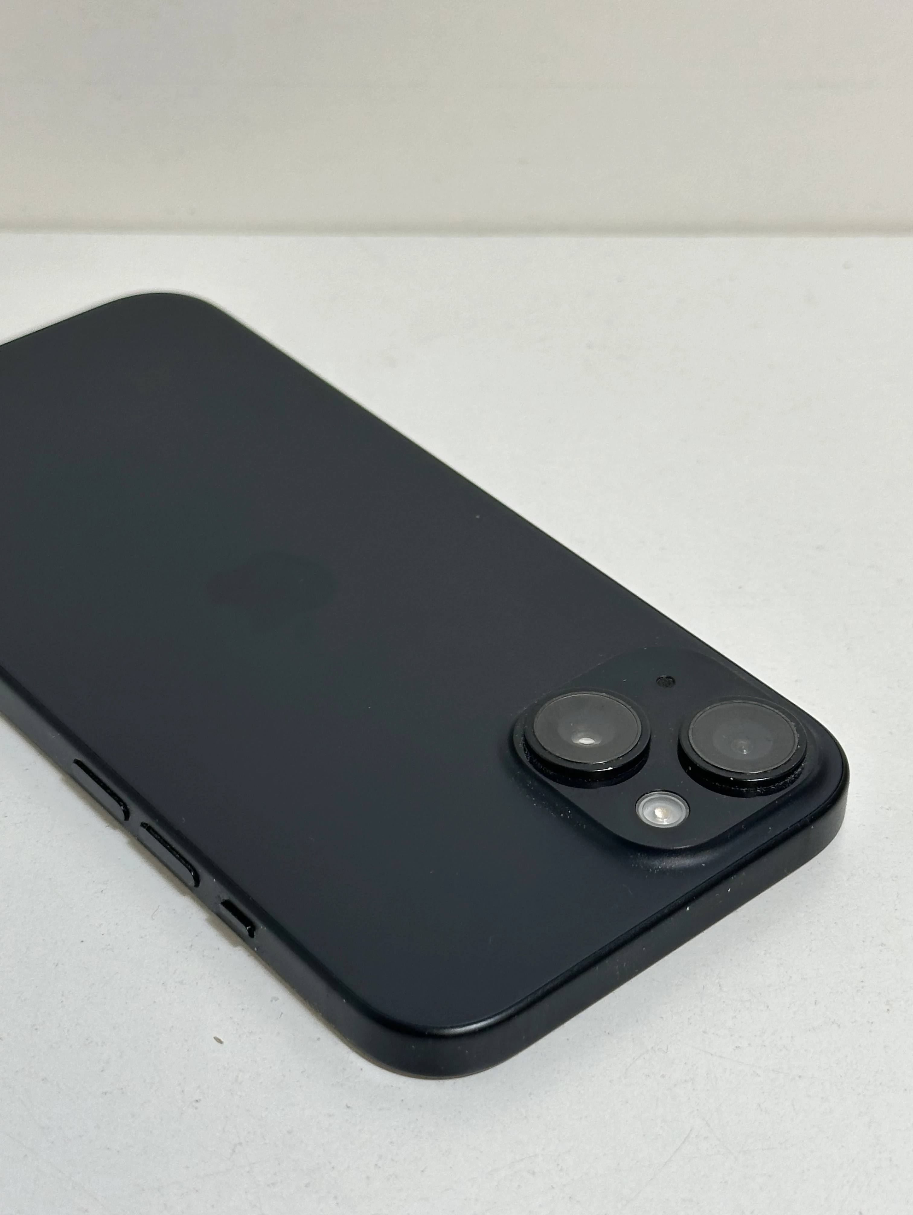 telefon-apple-iphone-15-128gb-87-opis-kod-producenta-mtp03pxa