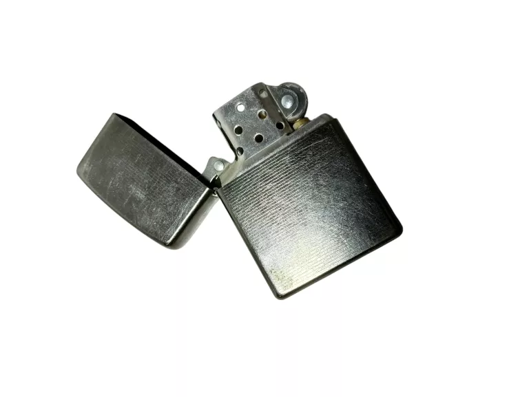 zapalniczka-zippo-06-1-maja-7a-makow-mazowiecki