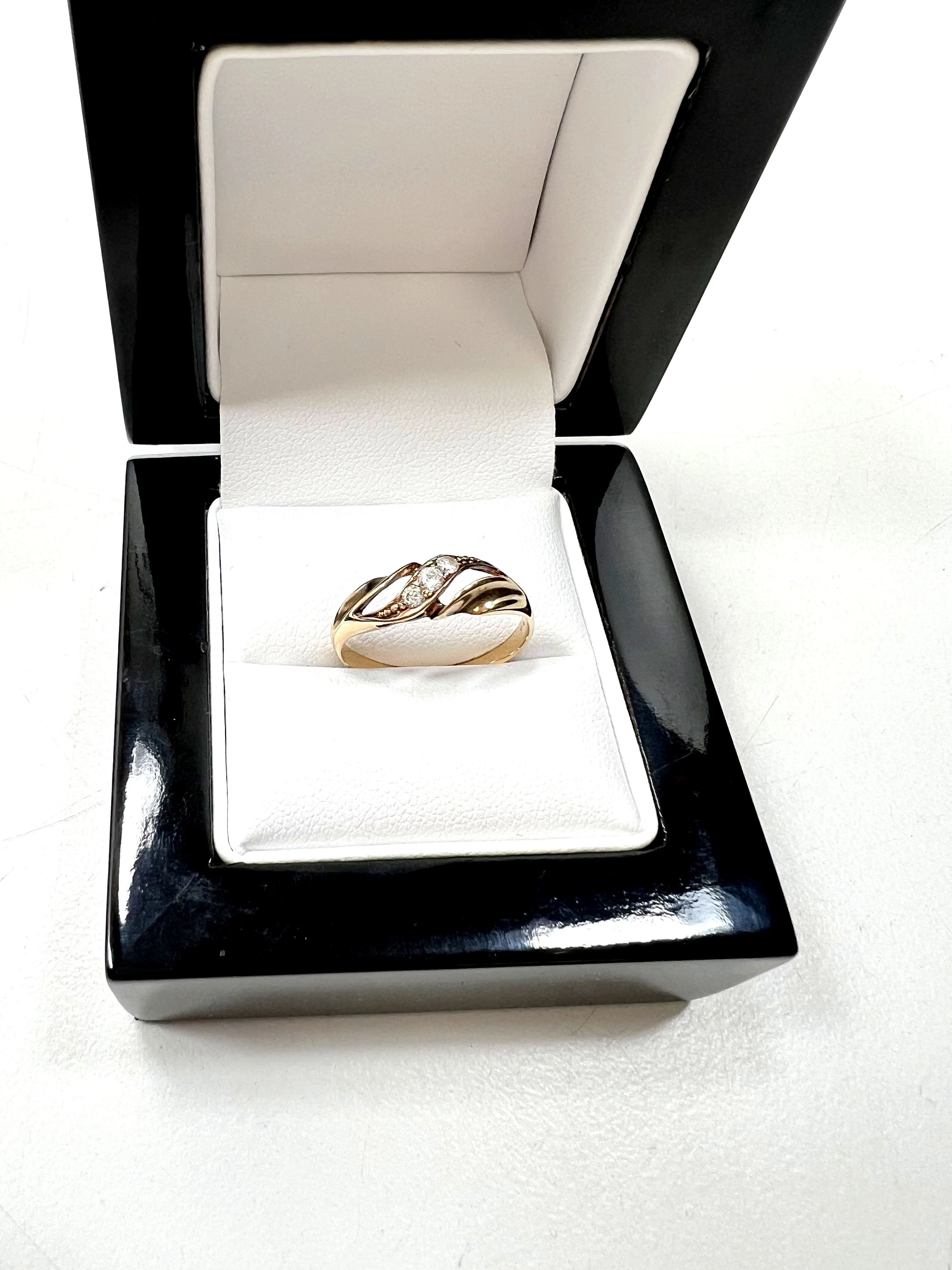 zloty-pierscionek-zdobiony-cyrkoniami-r17-14kt-rozmiarsrednica-wew-mm-372-17