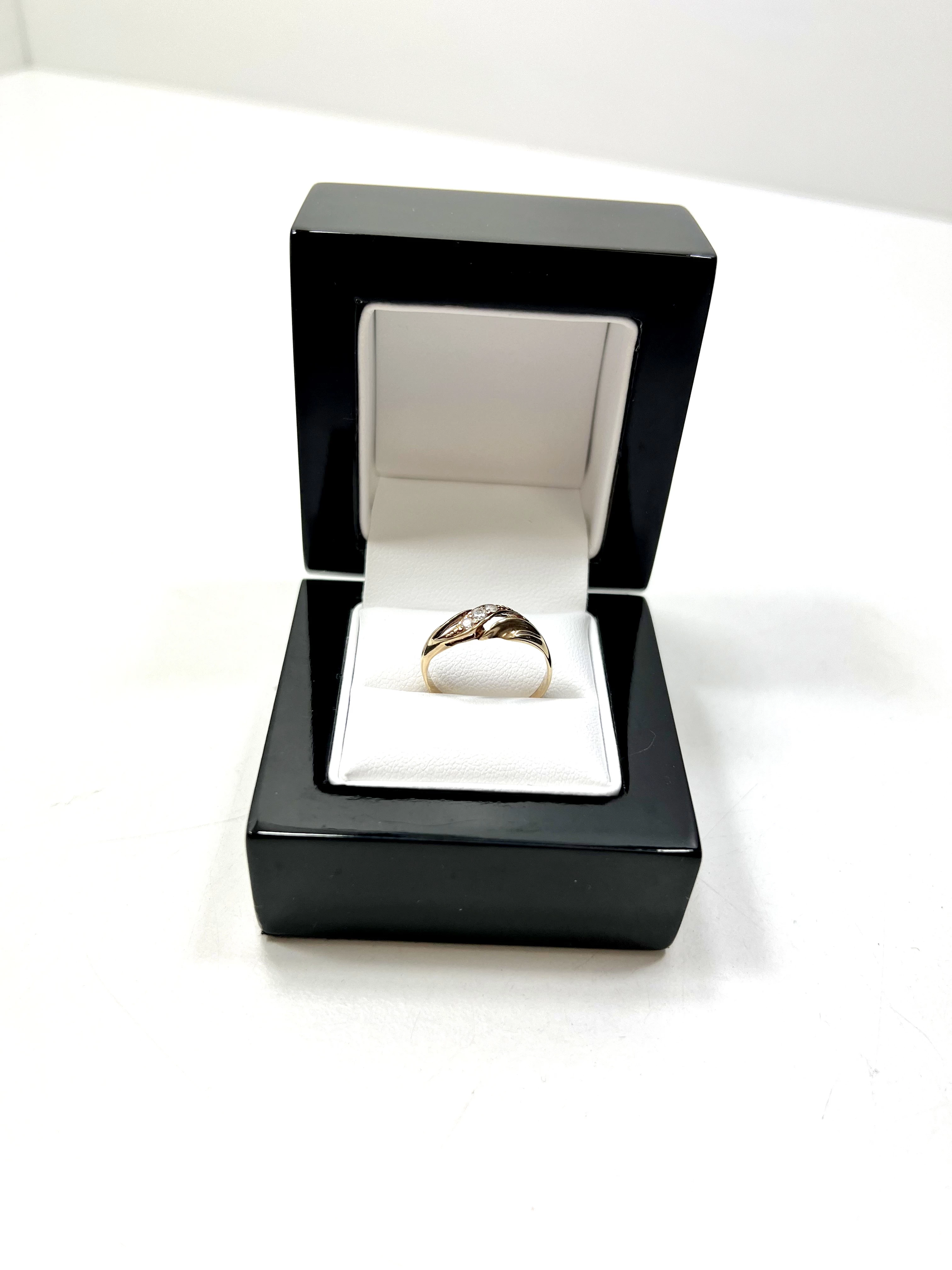 zloty-pierscionek-zdobiony-cyrkoniami-r17-14kt-kamien-17088-128