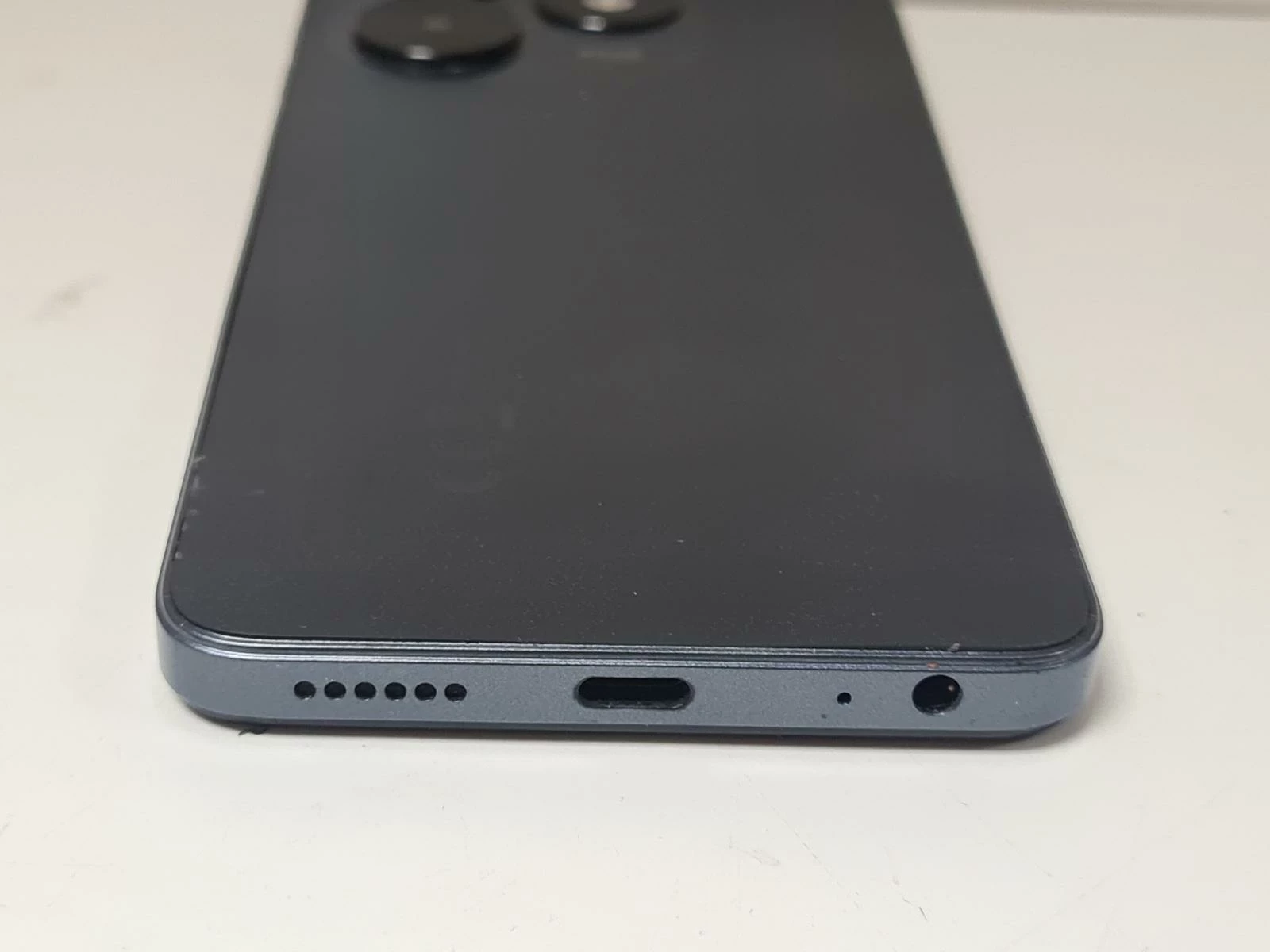 telefon-tecno-spark-20c-stan-11323-2