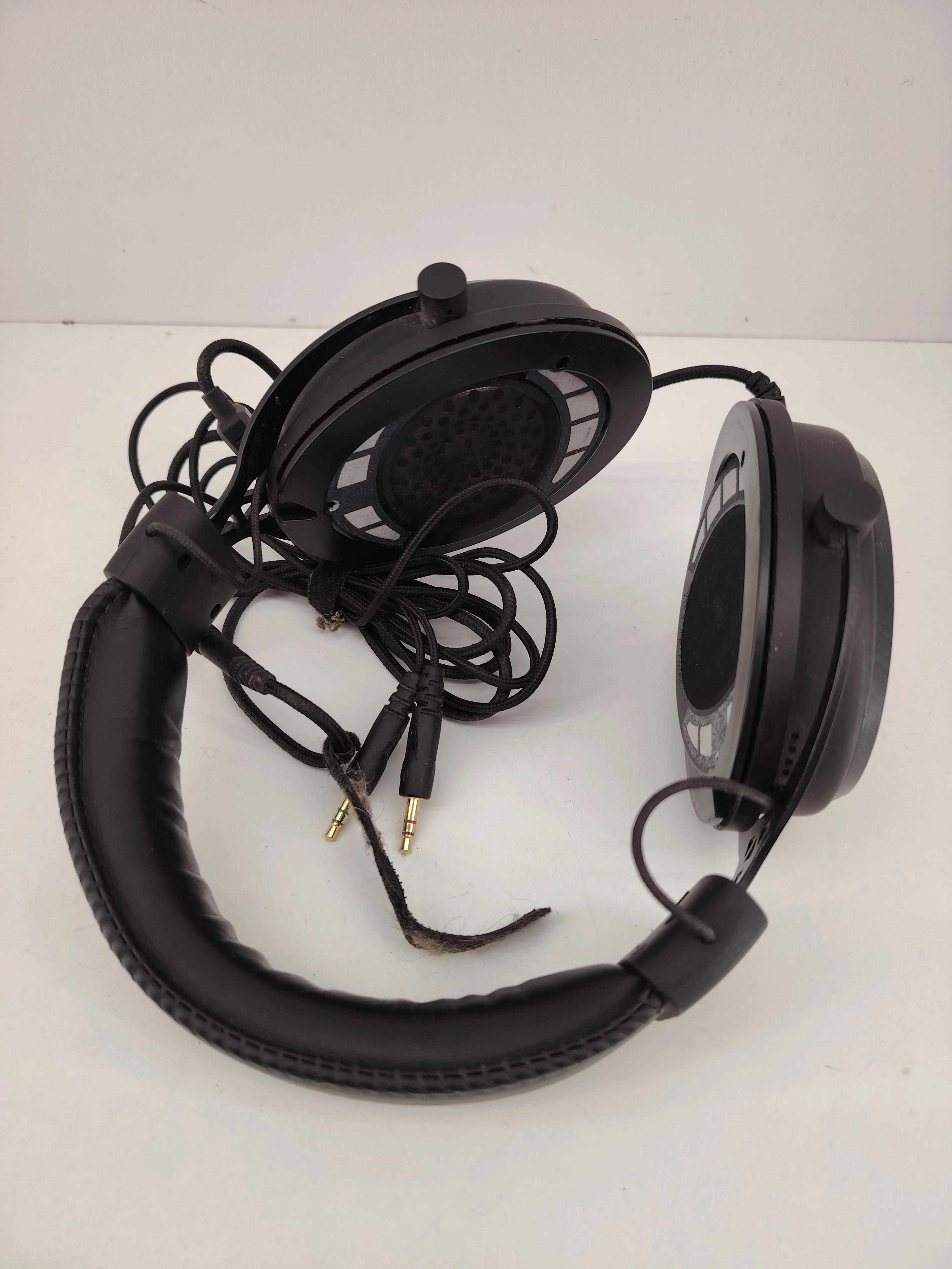 sluchawki-przewodowe-nauszne-gamingowe-z-mikrofonem-spc-gear-viro-ean-gtin-5903018661469