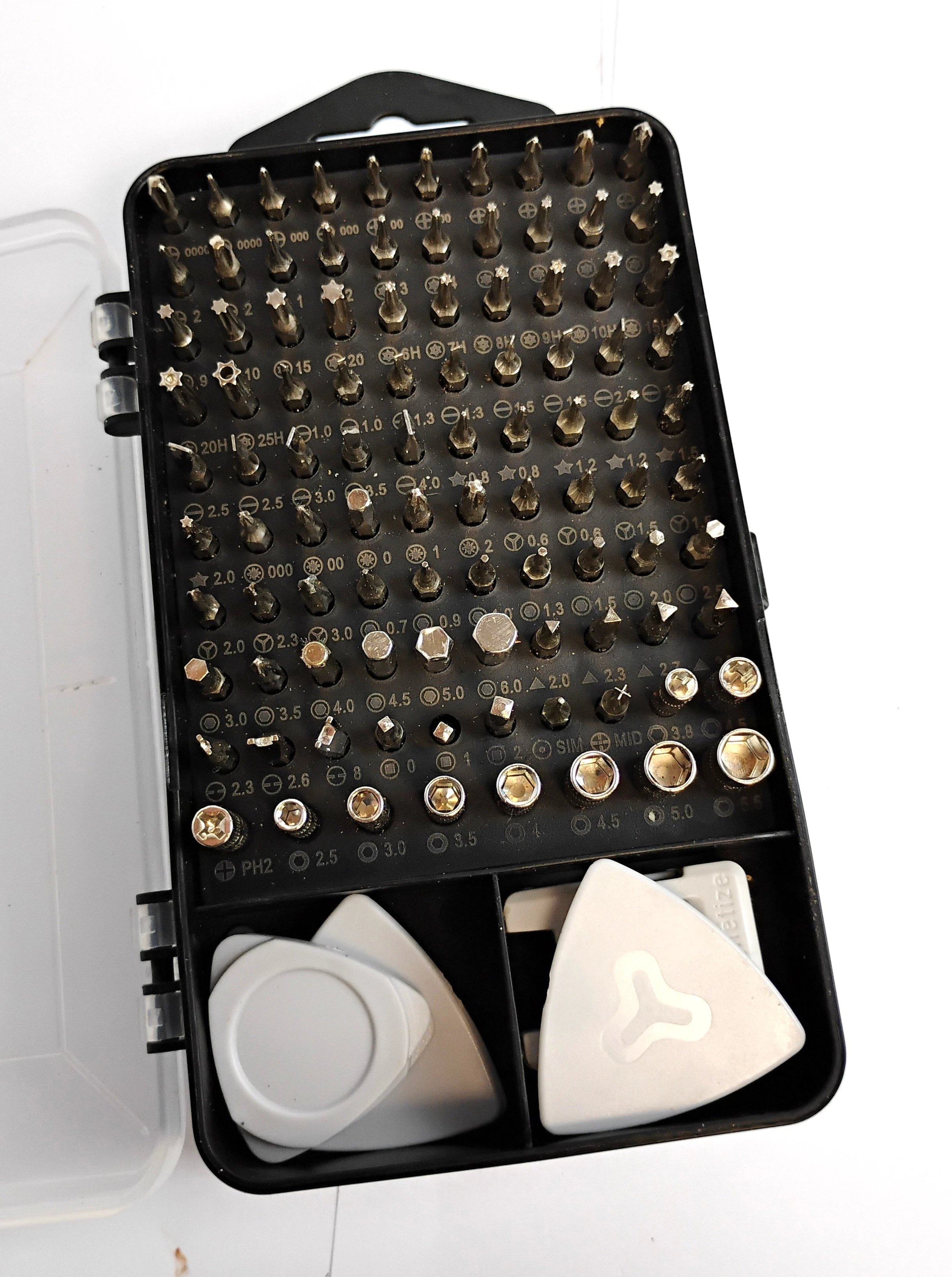 zestaw-narzedzi-podrecznych-precyzyjnych-pudelko-liczba-elementow-128683-1